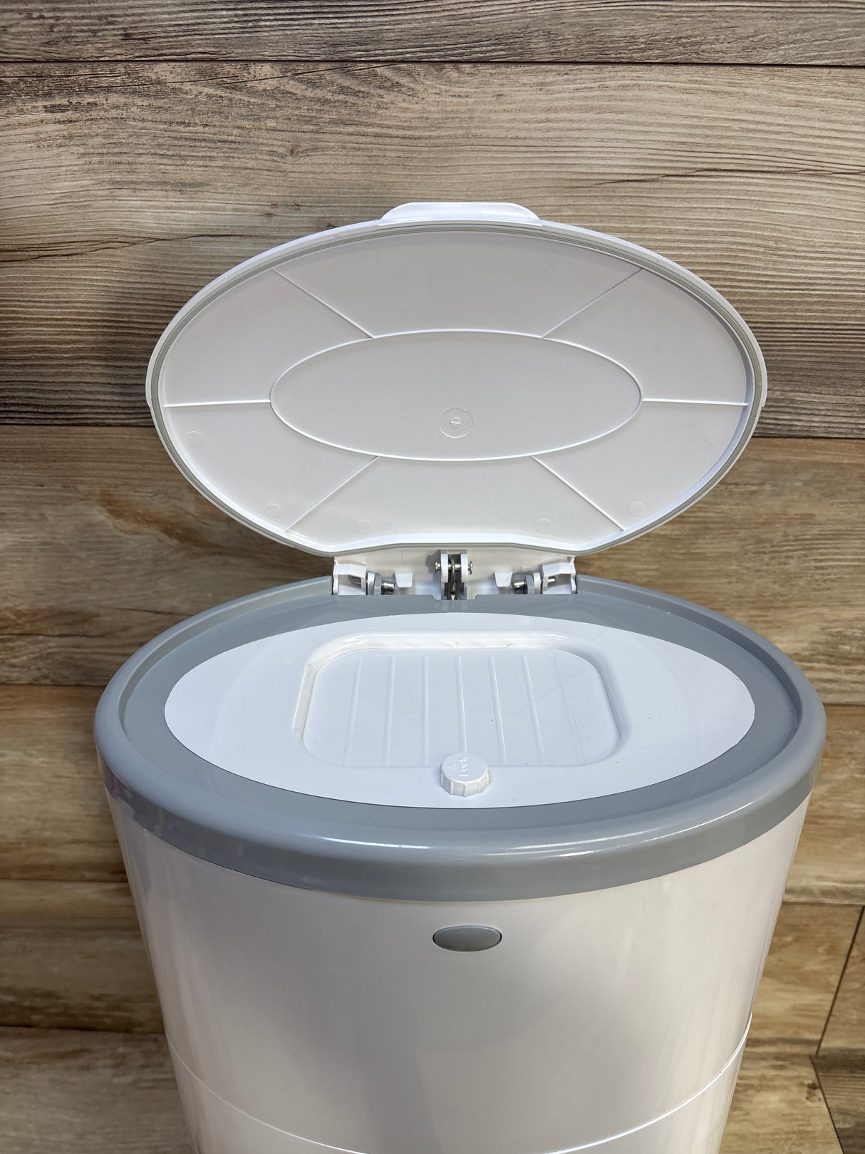 Dekor Plus Hands-Free Diaper Pail