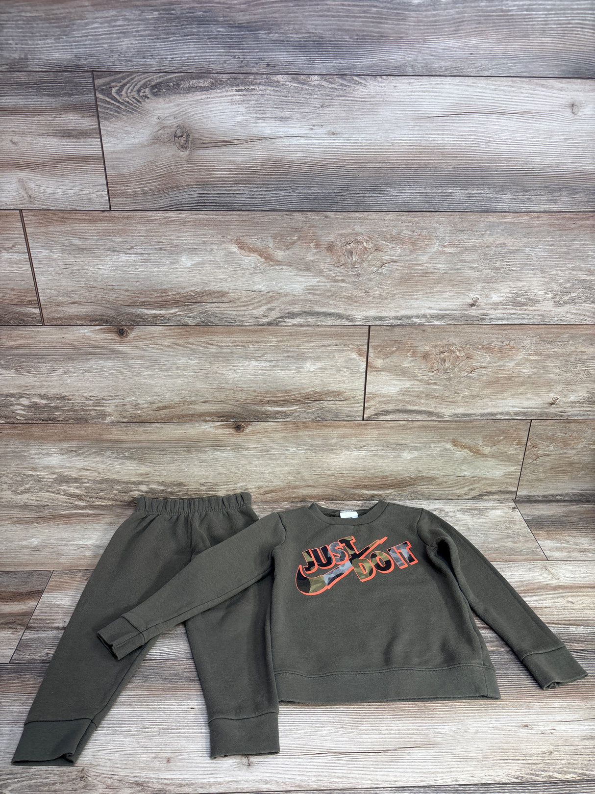 Nike 2pc Pull Over Sweater & Jogger Set Green sz 4T