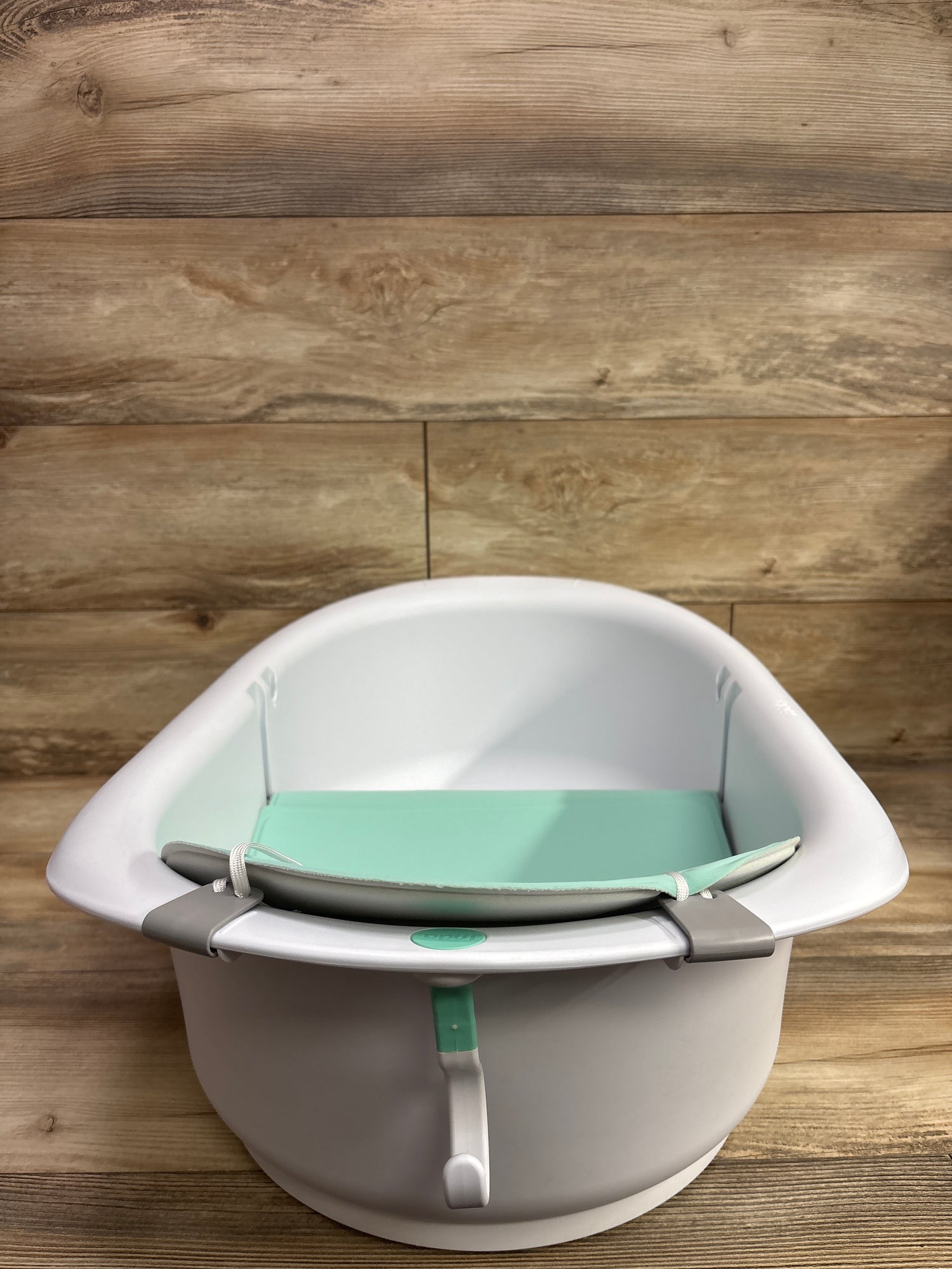 Frida Baby 4-in-1 Grow-With-Me Bath Tub