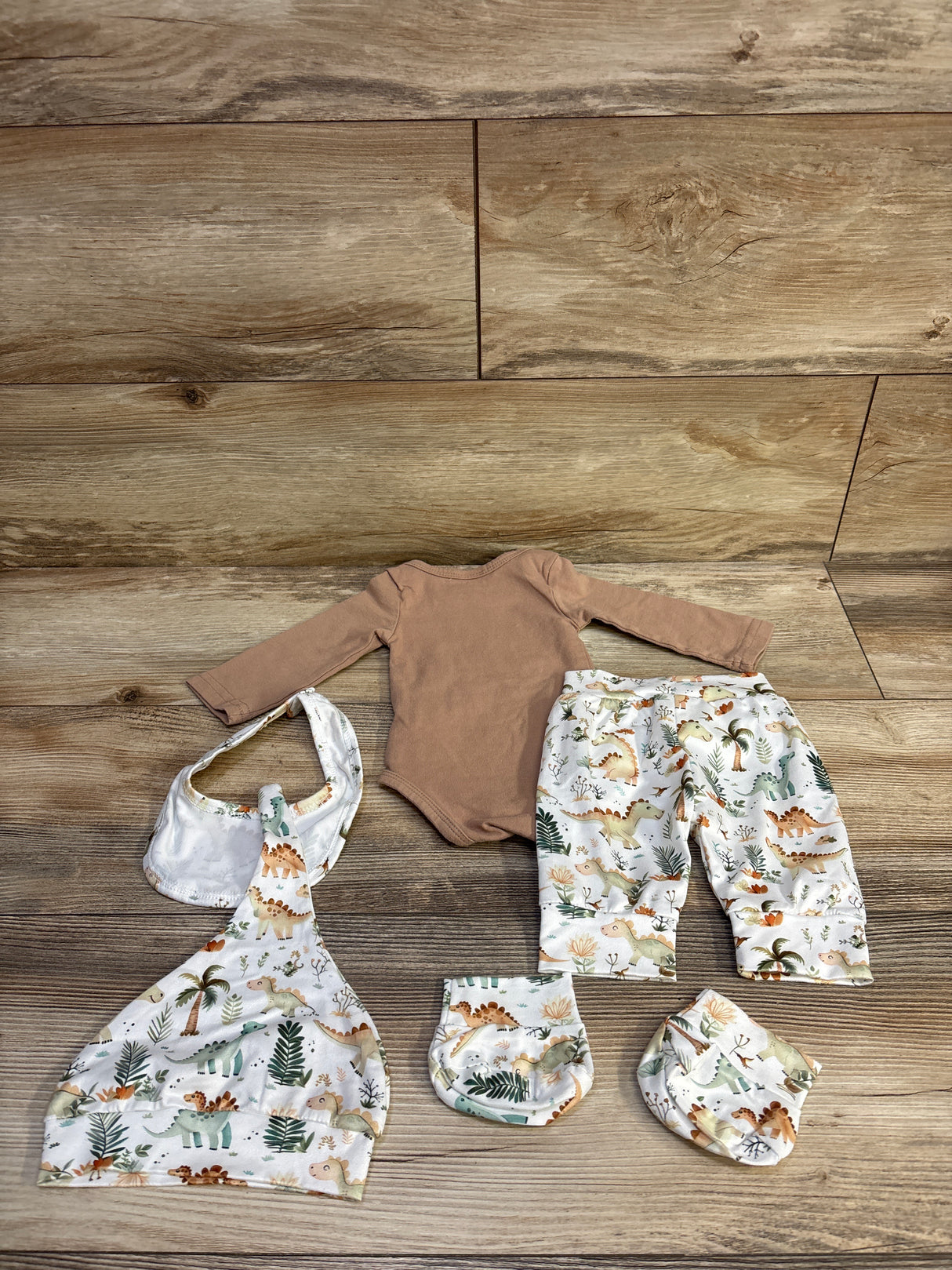 5pc Daddy's Boy Mommy's World Layette Set Brown sz Newborn
