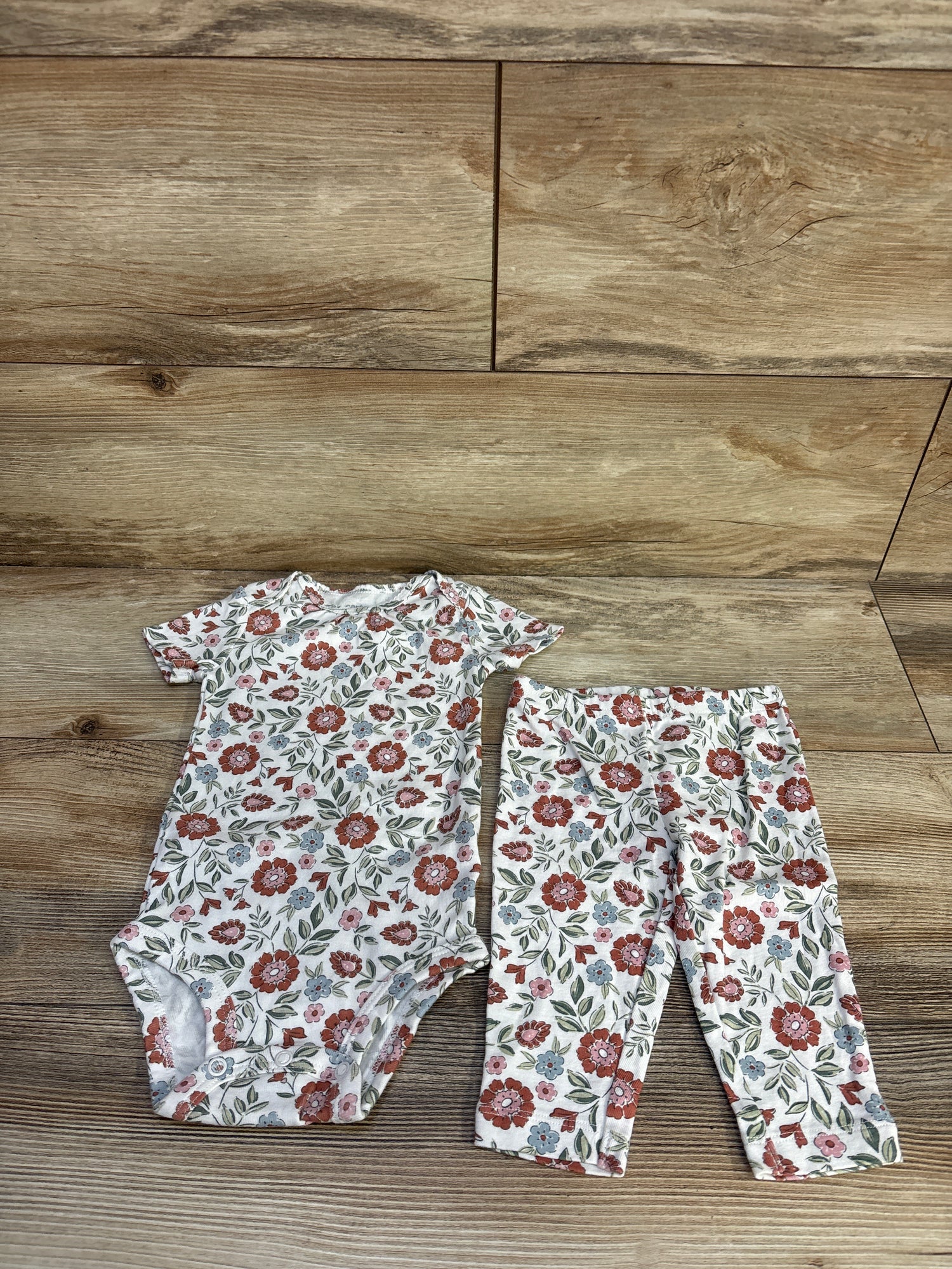 Just one You 2pc Floral Bodysuit & Pant Set White sz 12m