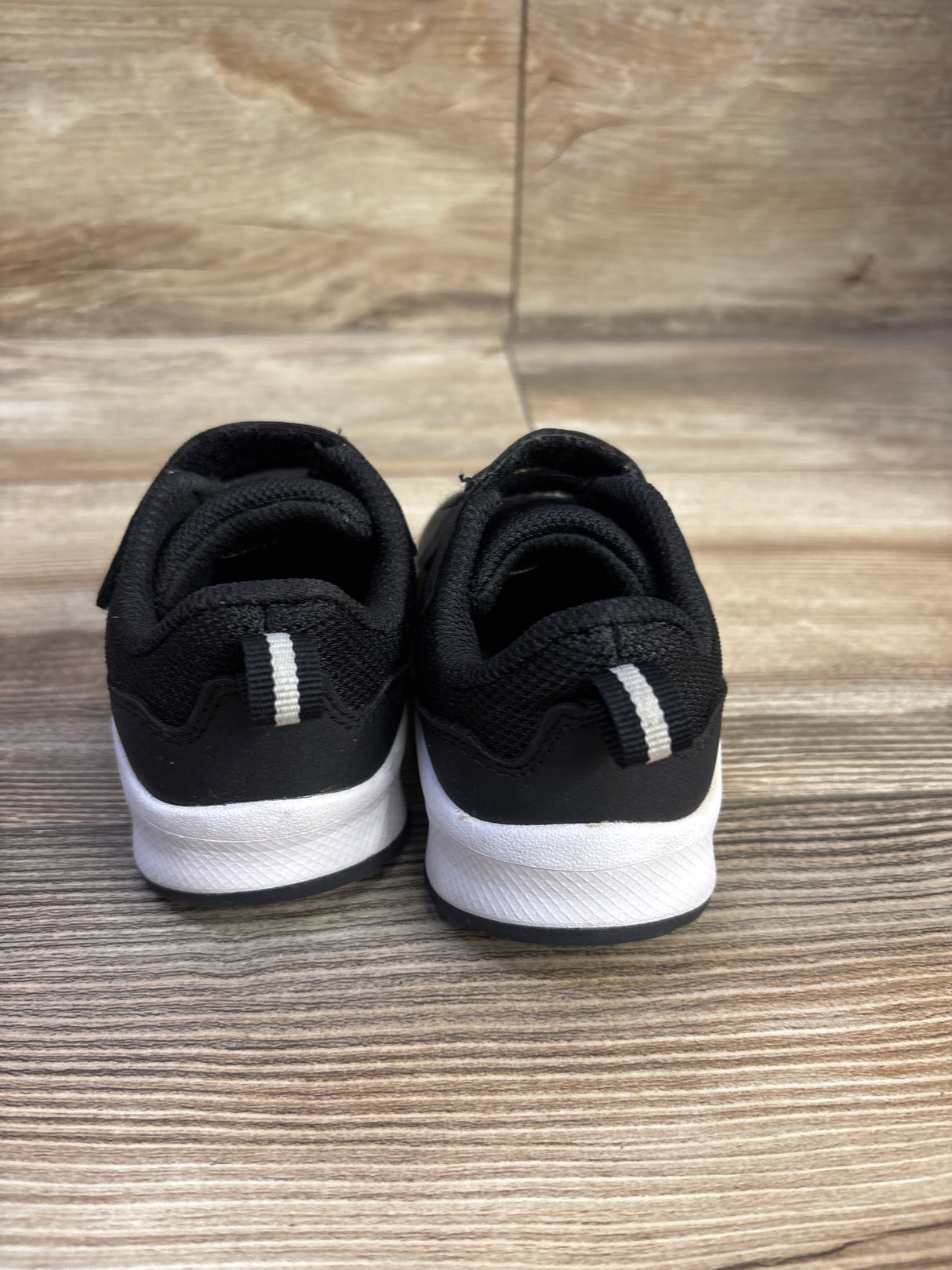 Athletic Works Mesh Jogger Sneakers Black sz 6c