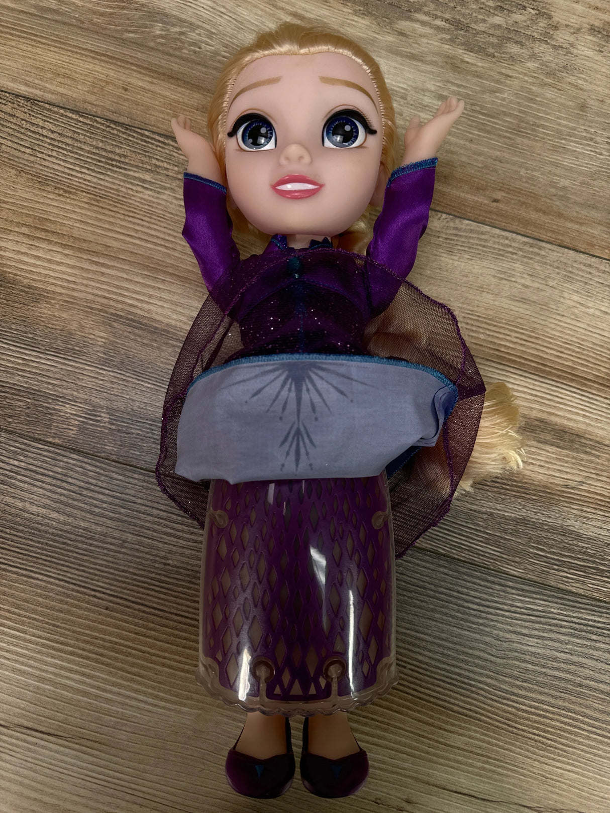 Frozen Disney 2 Elsa Musical Doll Sings Into The Unknown