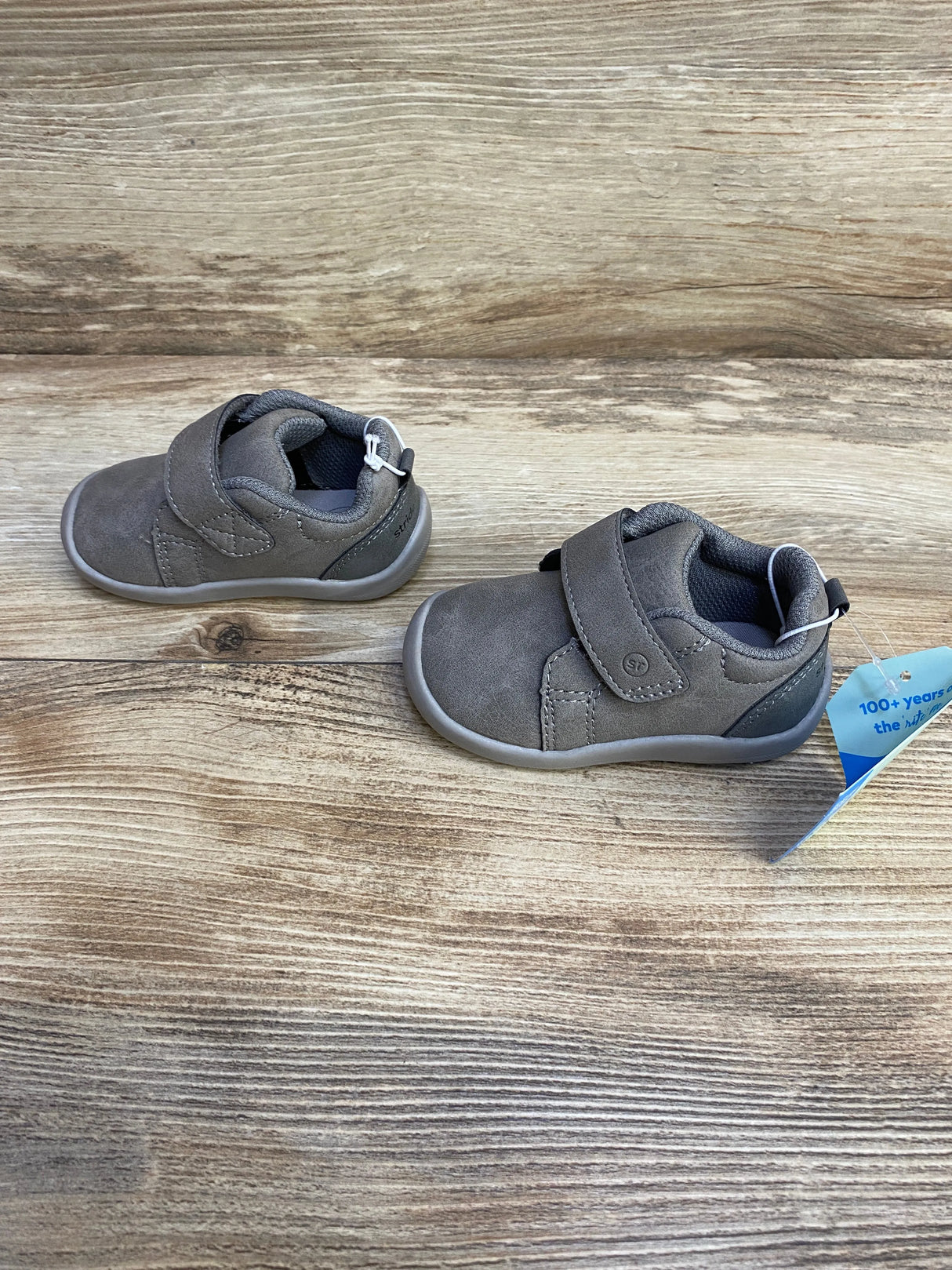 NEW Stride Rite Tristan Sneakers Grey sz 4c
