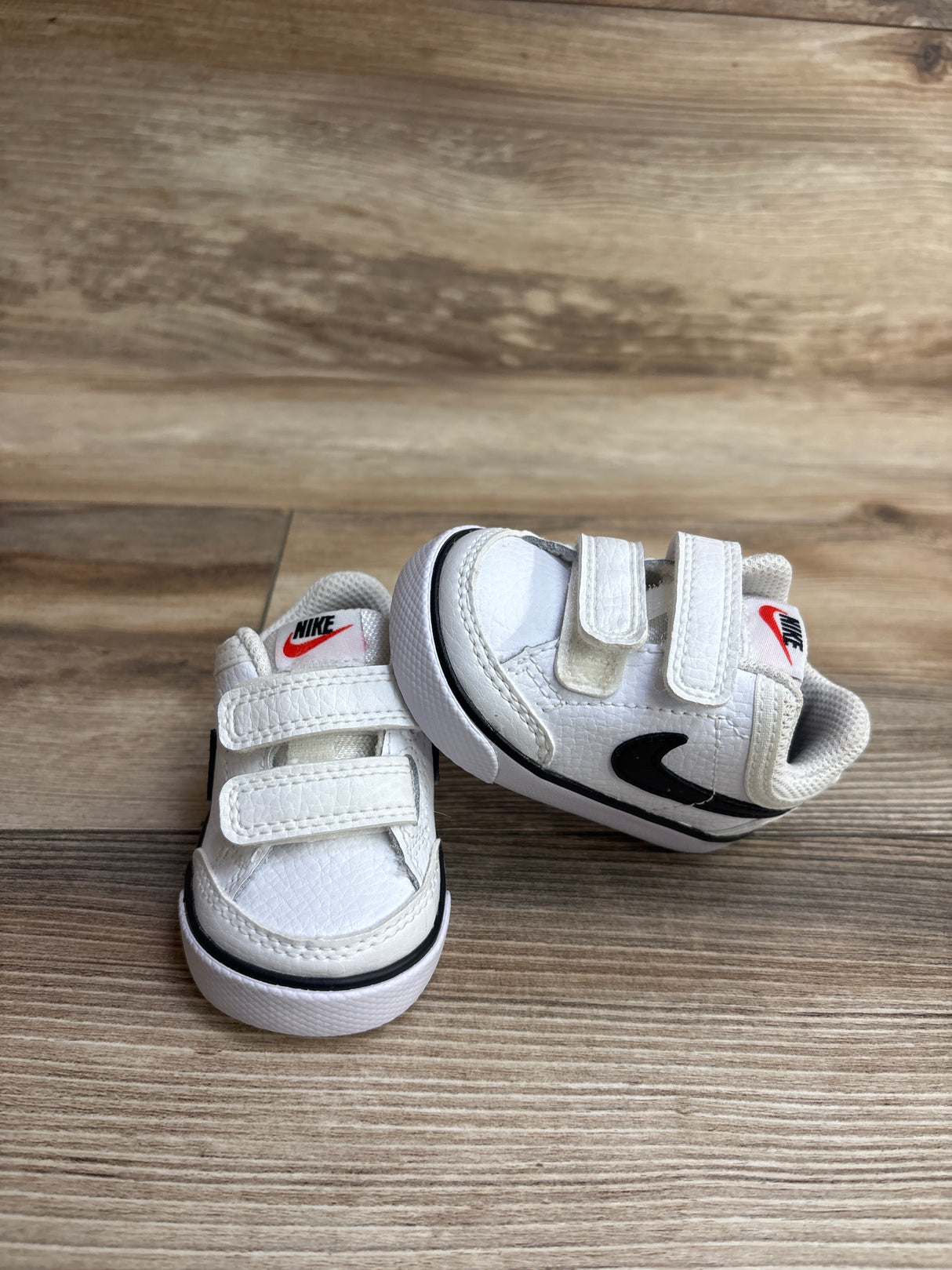 Nike Capri 3 Leather TD White Sneakers sz 2c