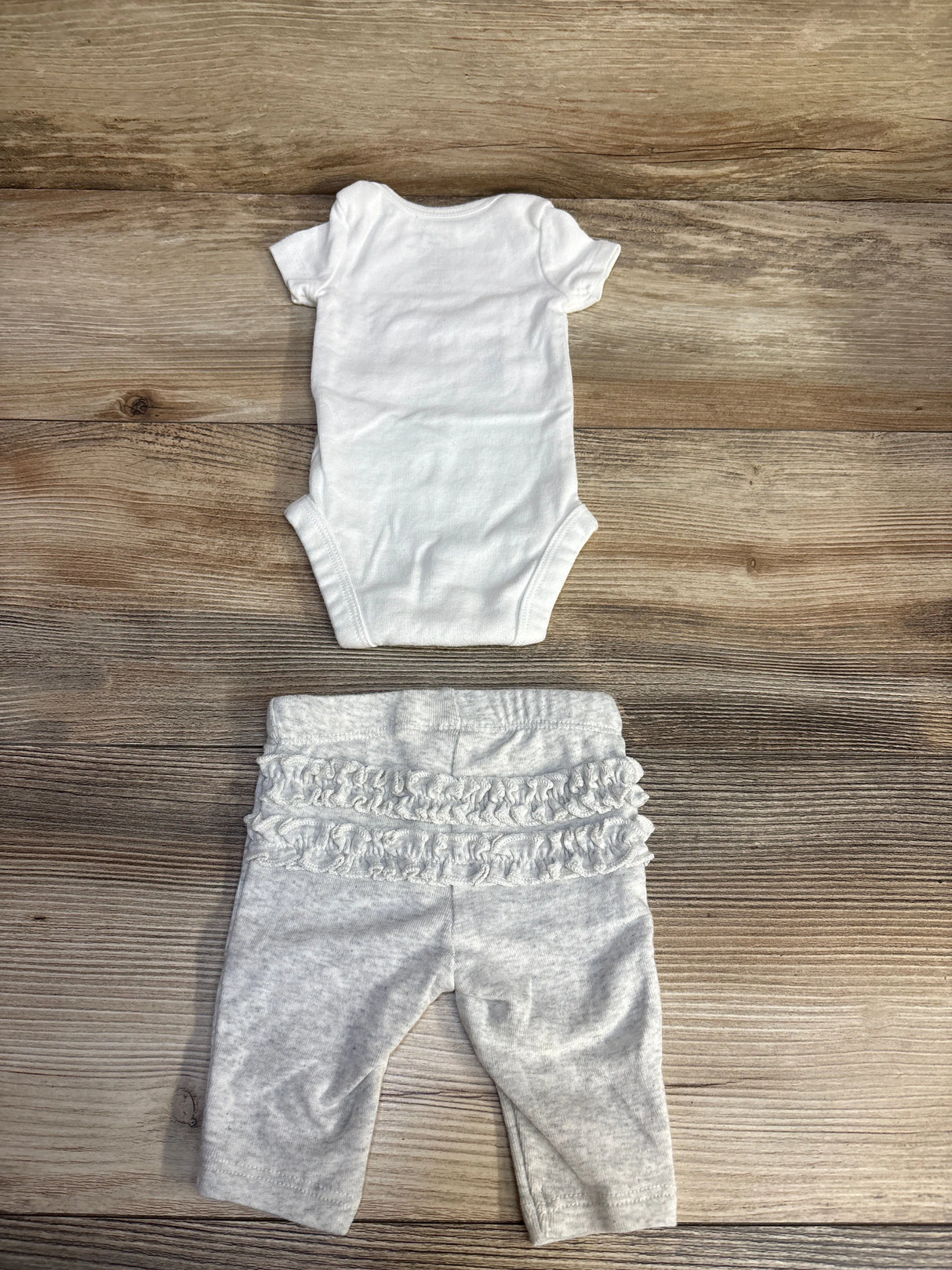Carter's 2pc Bodysuit & Pants White sz Newborn - Me n Mommy To Be