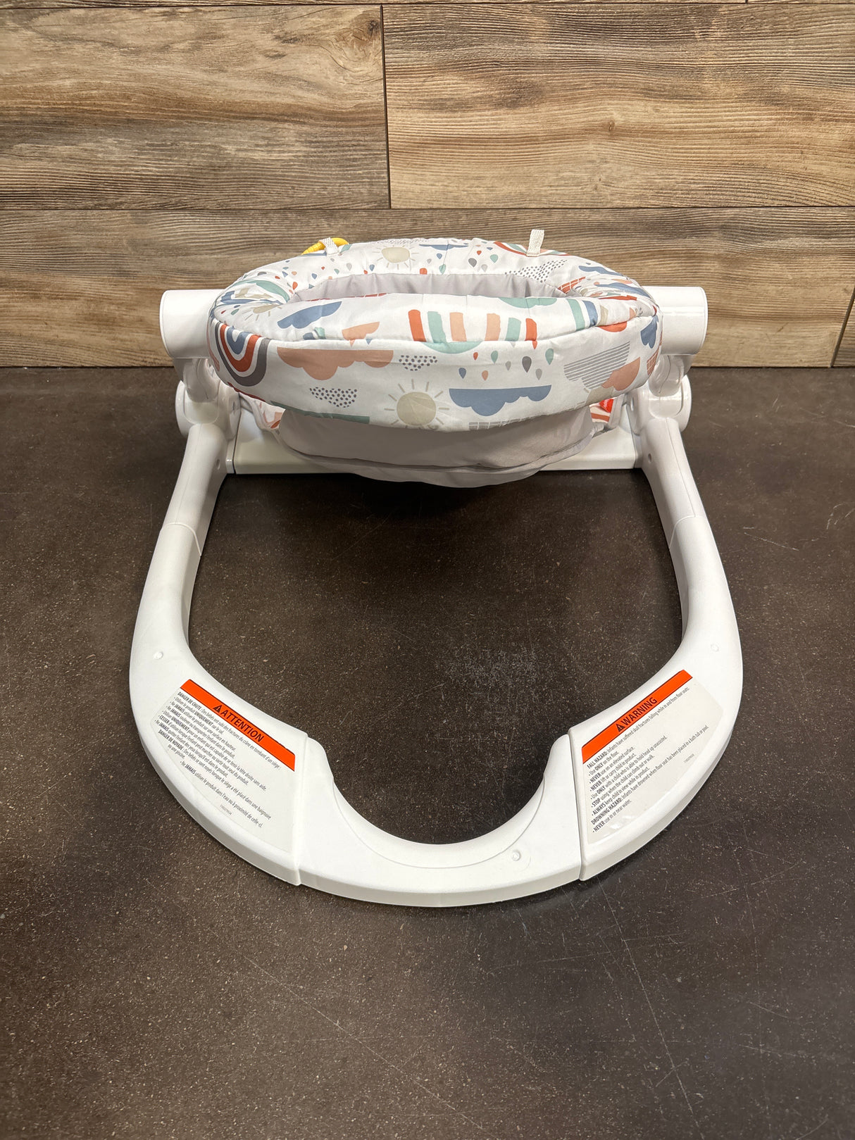 Fisher Price Sit-Me-Up Floor Seat in Rainbow Showers