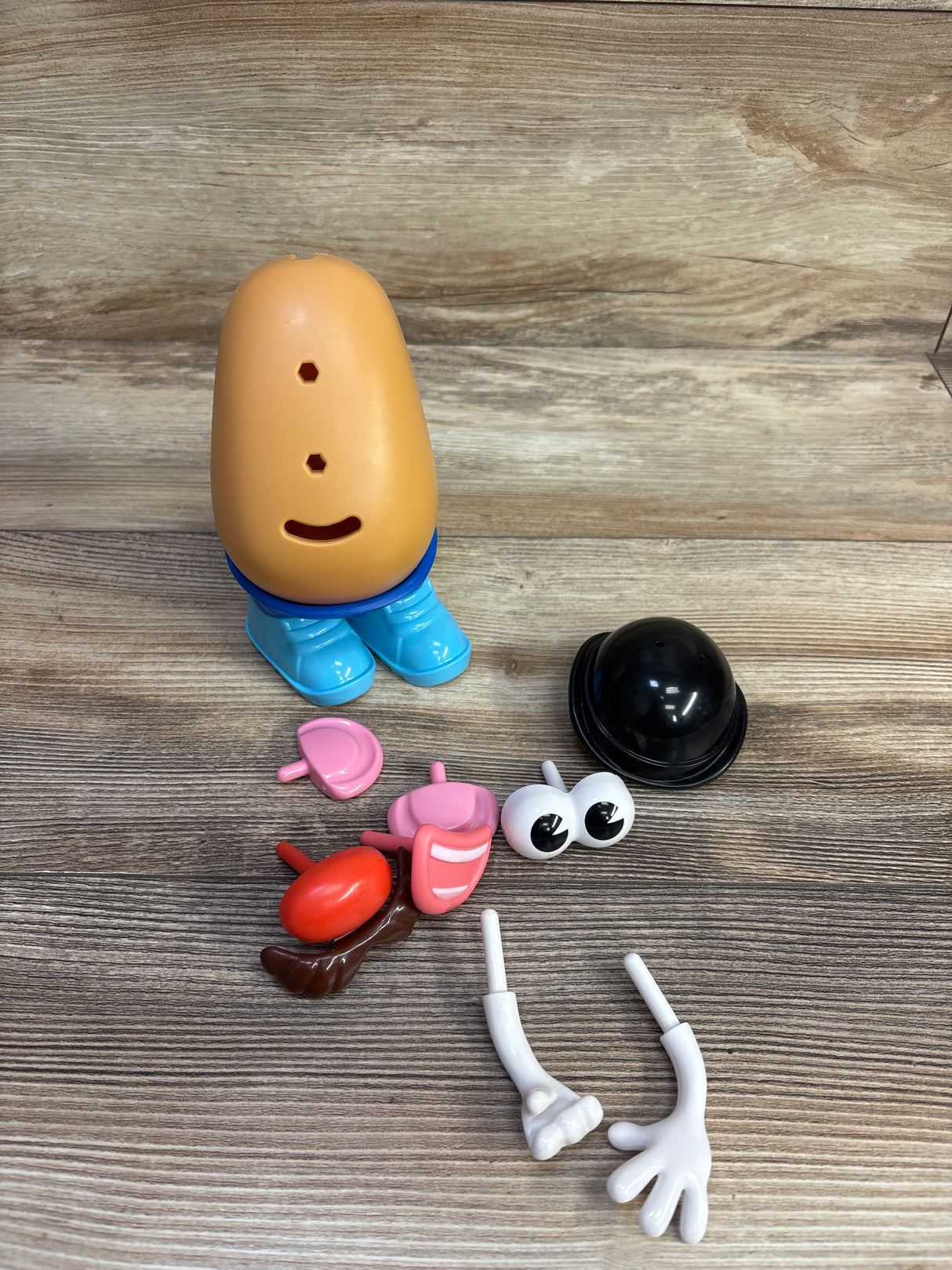 Mr. Potato Head + 12 Accessories