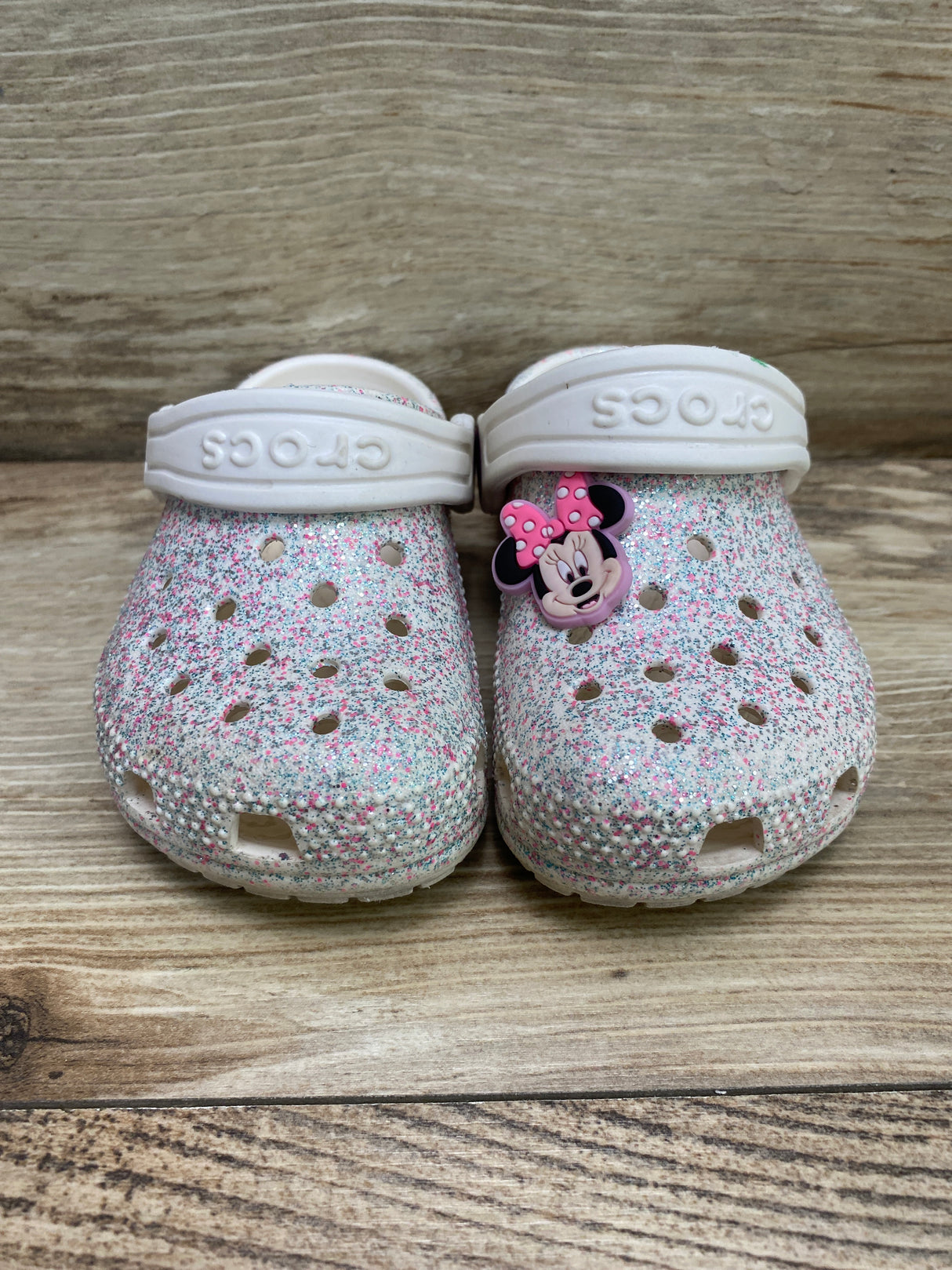 Crocs Classic Glitter Clogs With Minnie Mouse Jibbiz White Sz 7c