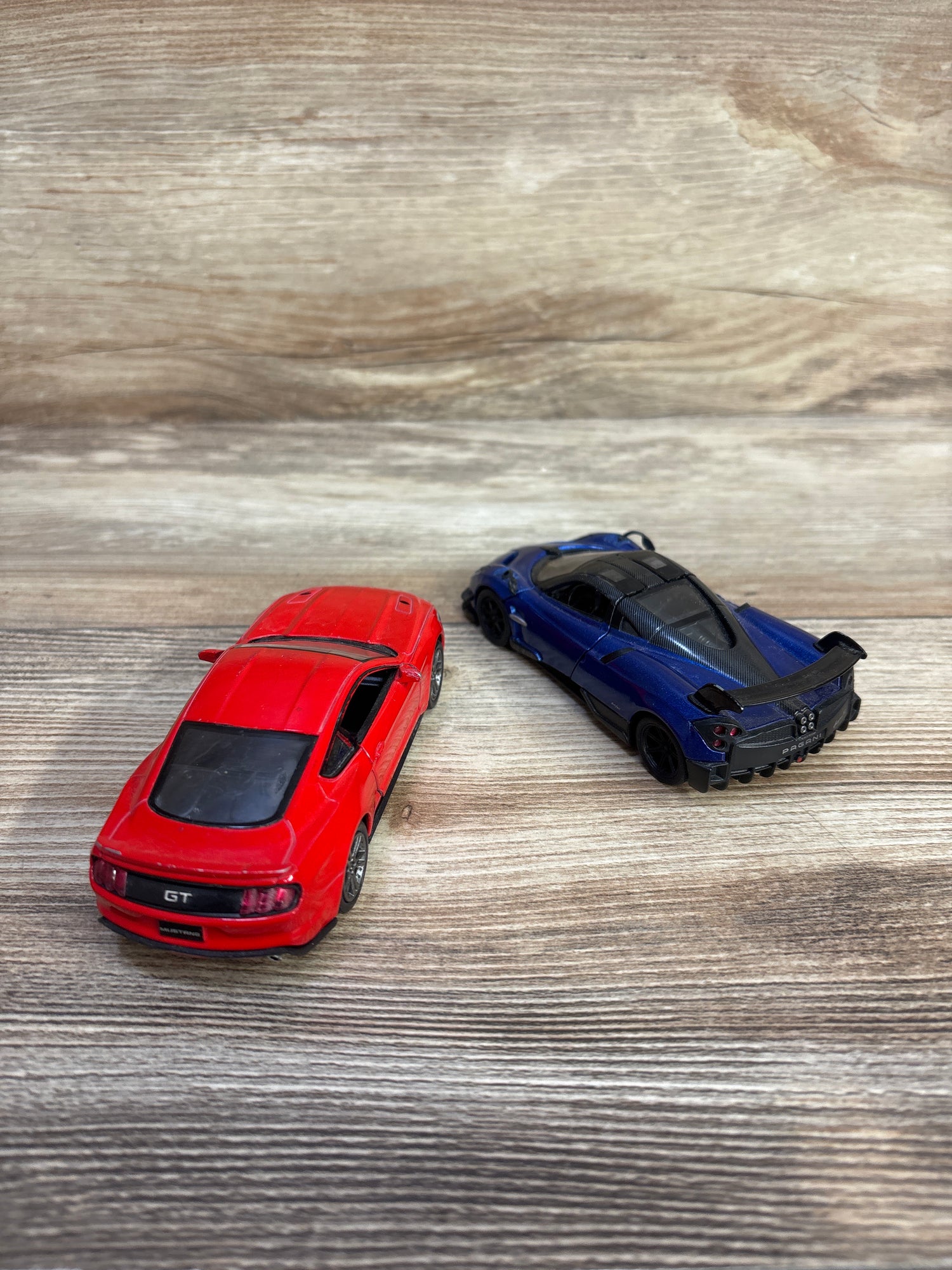 Kinsmart 2pk 1/38 Scale Diecast Cars: 2016 Pangani Huayra BC + 2015 Ford Mustang GT