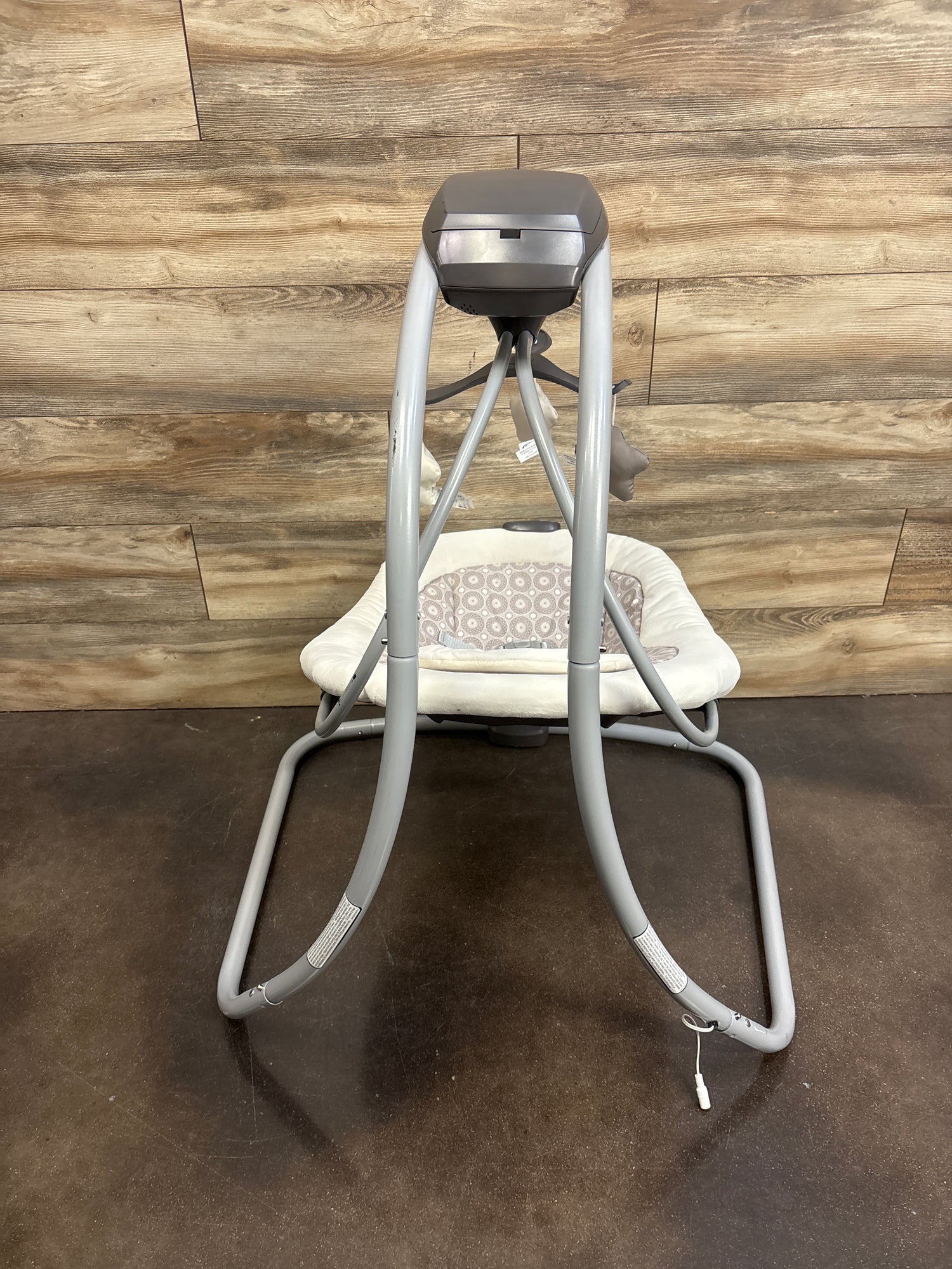 Graco Simple Sway Baby Swing in Beige