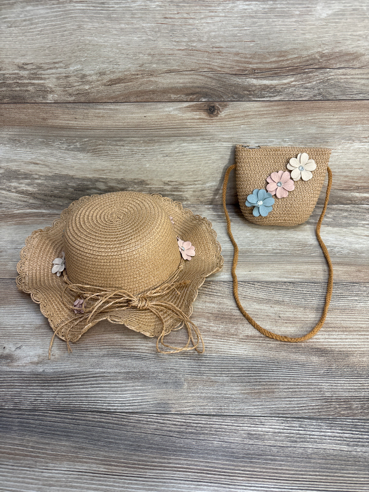 Trish Scully Daisy Hat & Purse Set Mocha