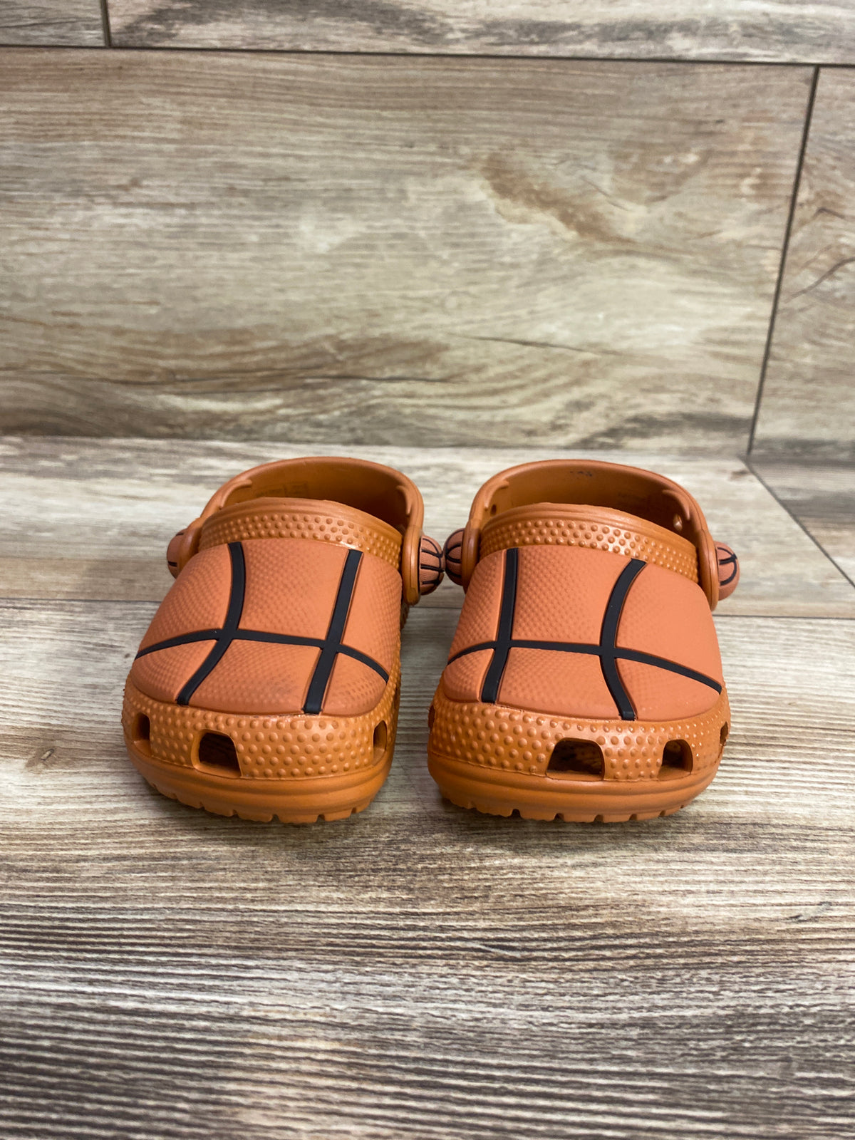 Crocs Classic Basketball Clog Orange sz 5c