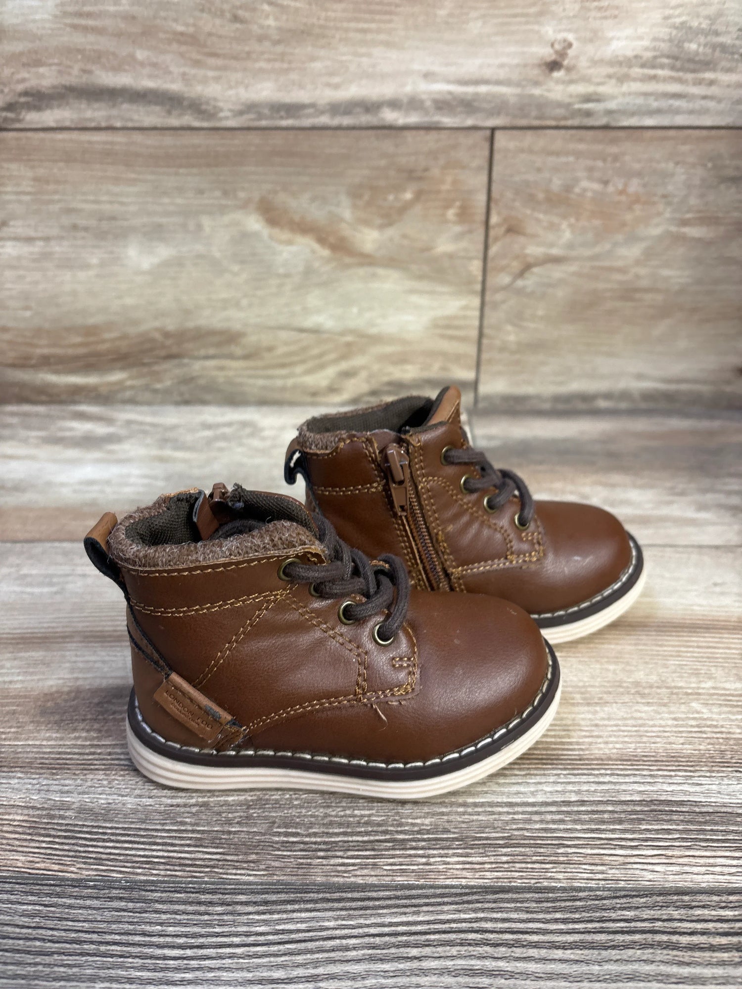 London Fog Lace-Up Boots Brown sz 6c