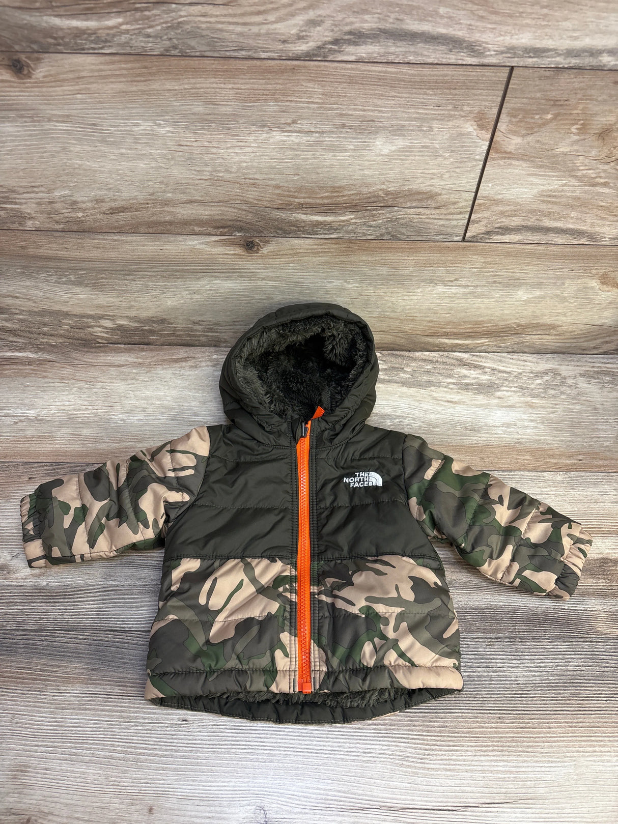 The North Face Reversible Mount Chimbo Jacket Green Camo sz 3-6m