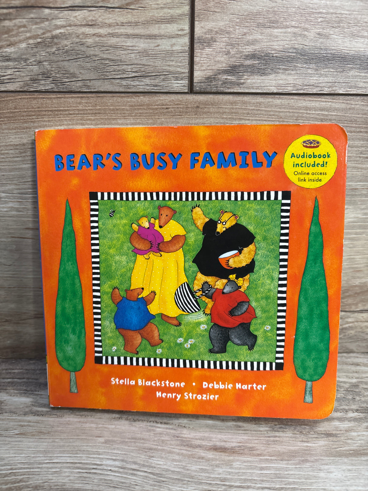 Barefoot Books Bear's Busy Family Board Book