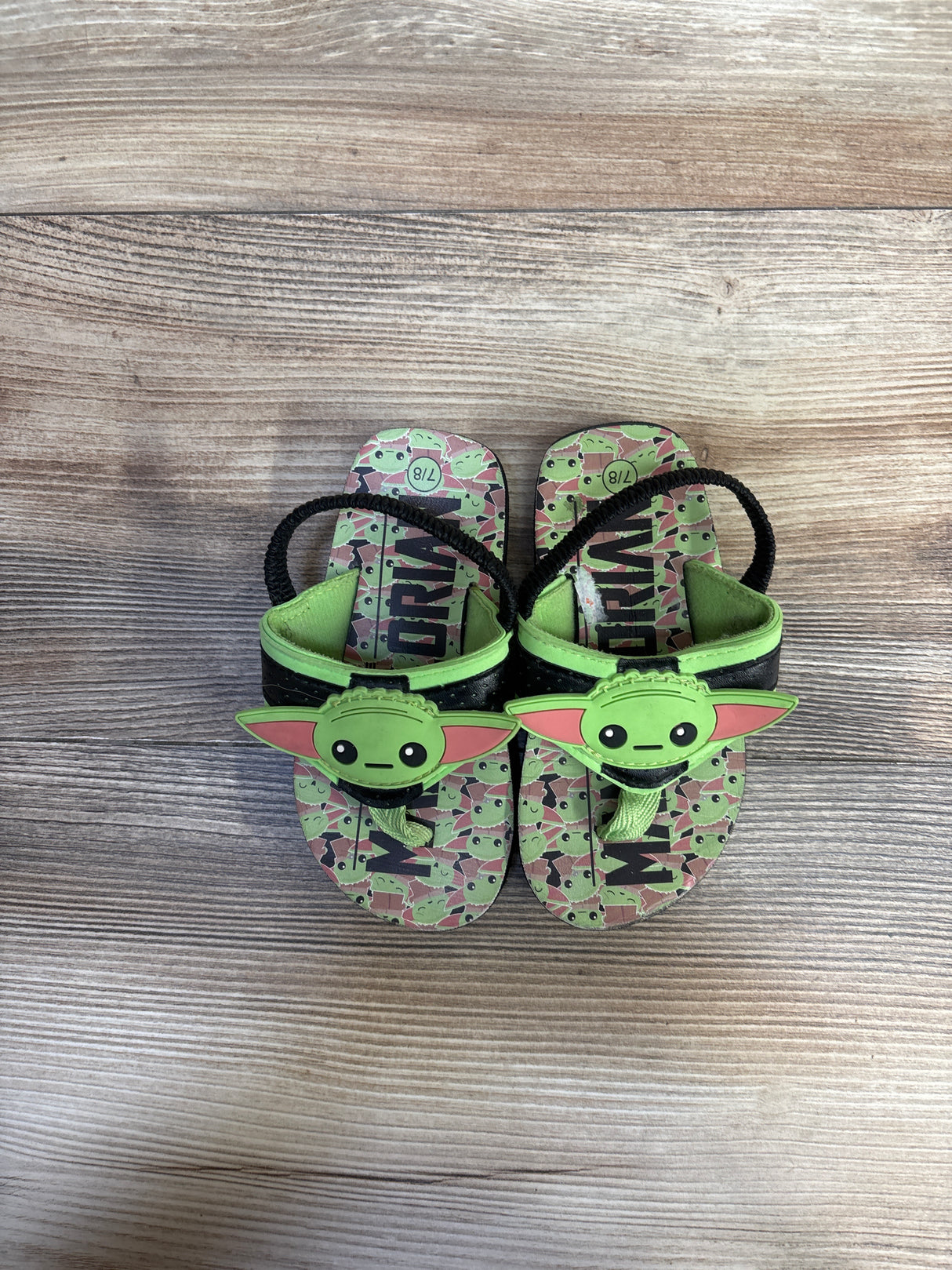Star Wars Mandalorian Grogu Flip Flops Green sz 7/8c