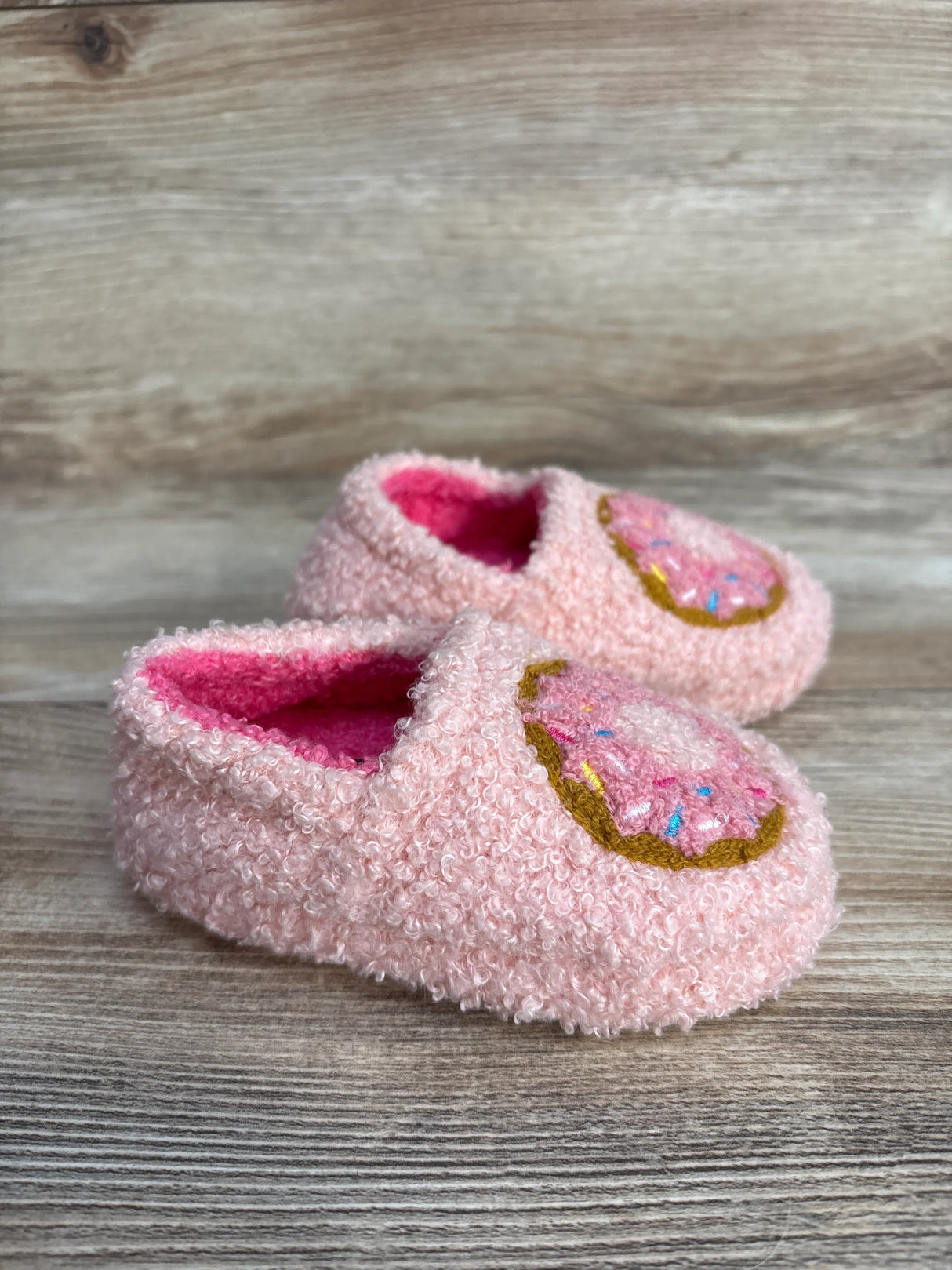Kensie Girl Sherpa Donut Slippers Pink sz 5/6c