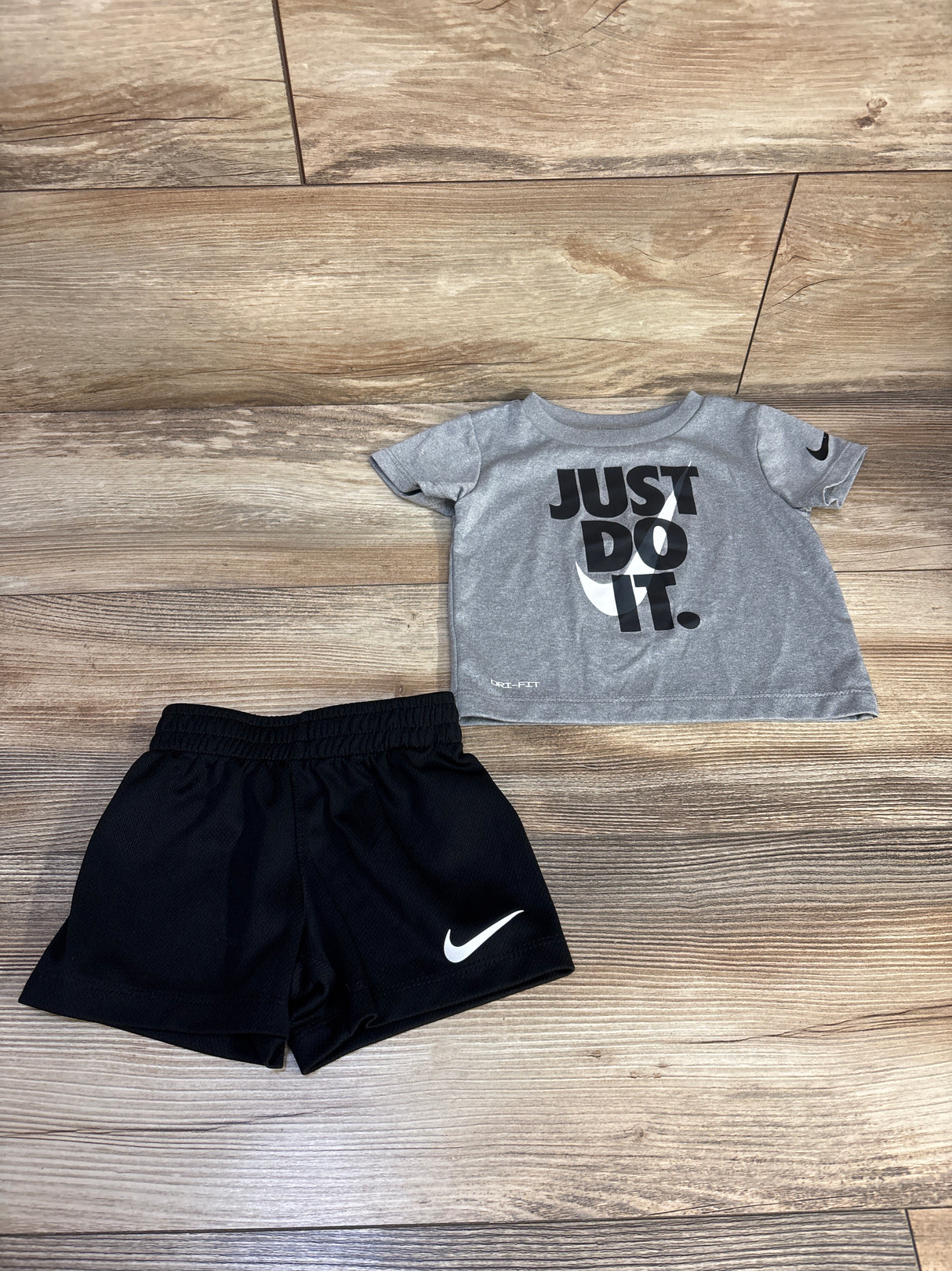Nike 2pc Dri-Fit Shirt & Shorts Set Grey sz 12m