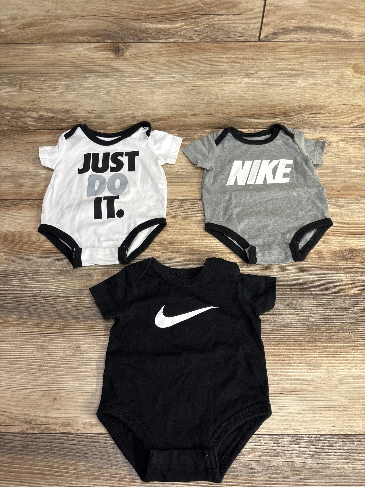 Nike 3pc Bodysuit Set White sz 3m