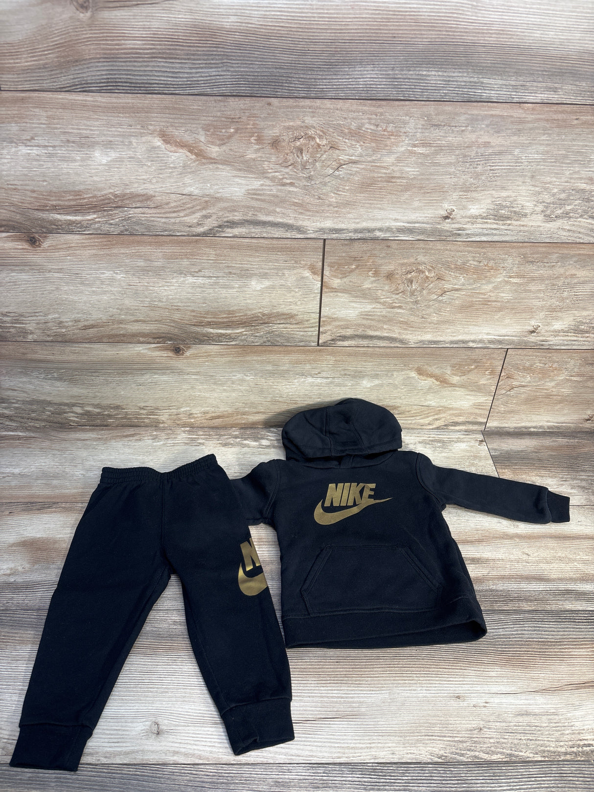 Nike 2pc Gold Logo Sweatshirt & Joggers Set Black sz 18m