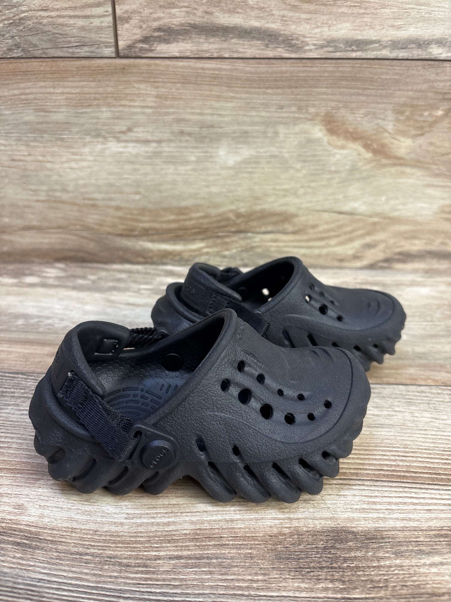 Crocs Echo Clogs Black sz 6c