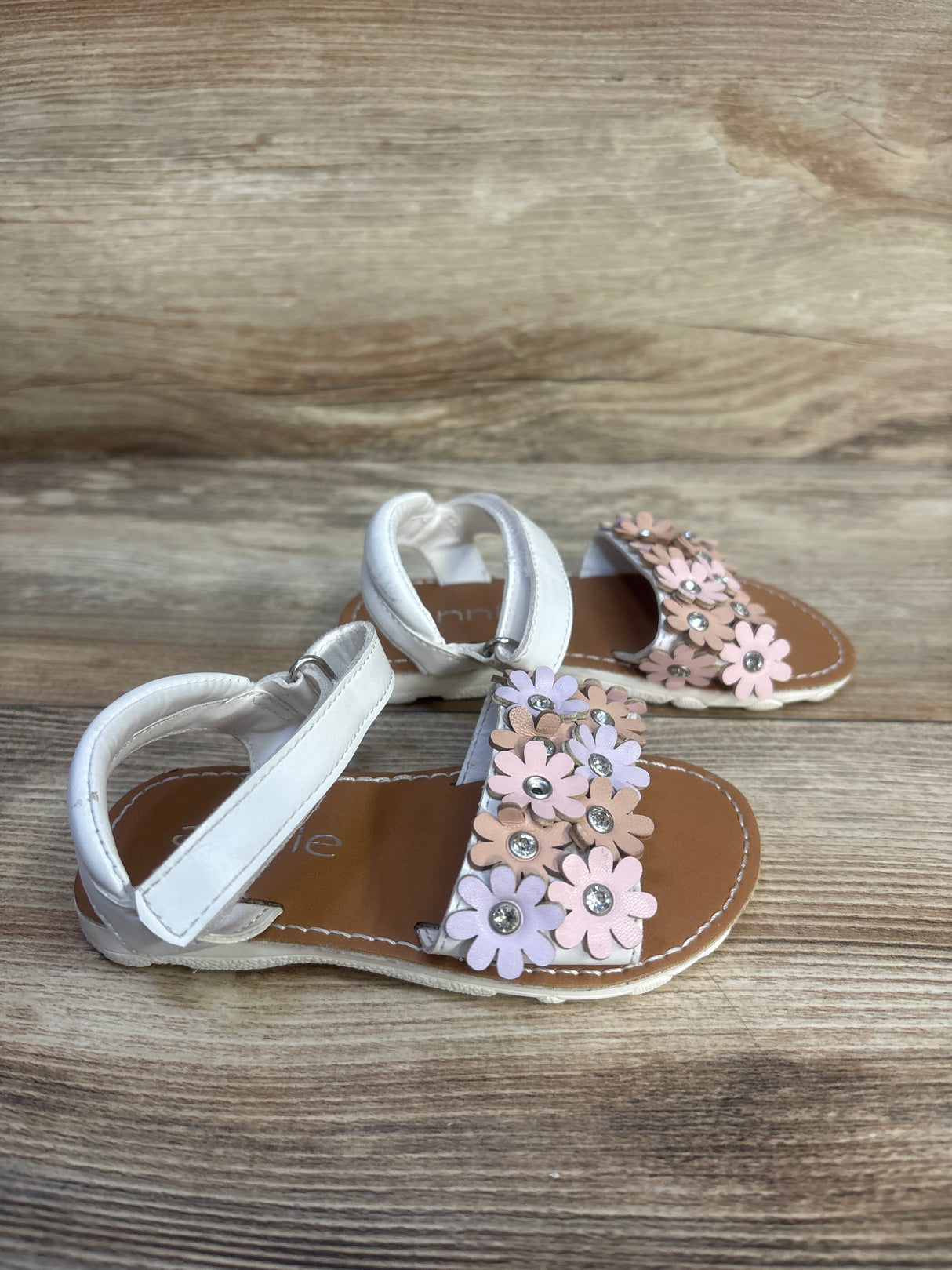 Annie Floral Sandals White sz 7c