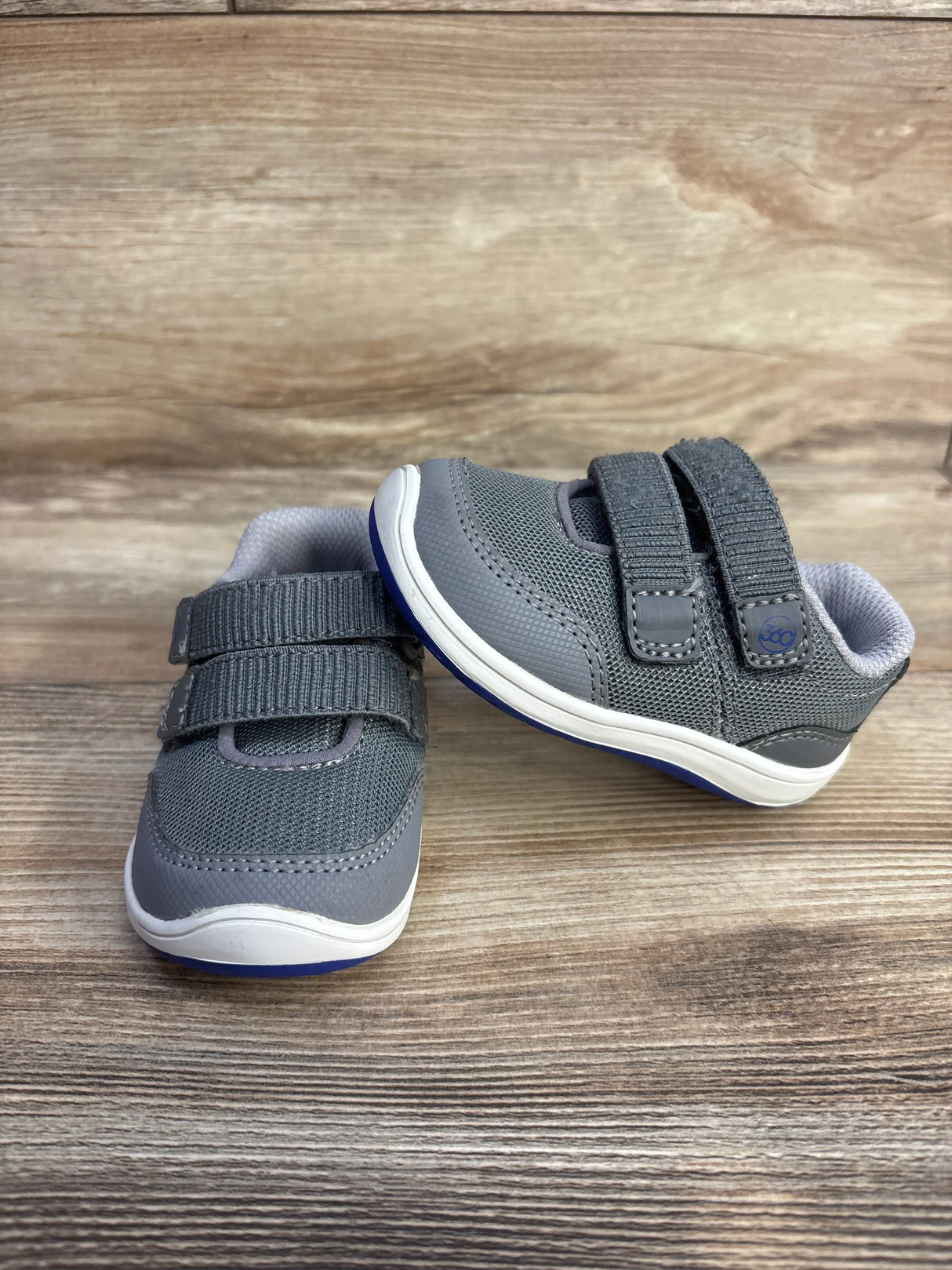 Stride Rite Dash Sneakers Grey sz 4.5c - Me n Mommy To Be