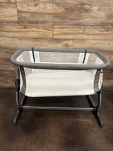 Baby Delight Beside Me Dreamer Bedside Bassinet in Grey