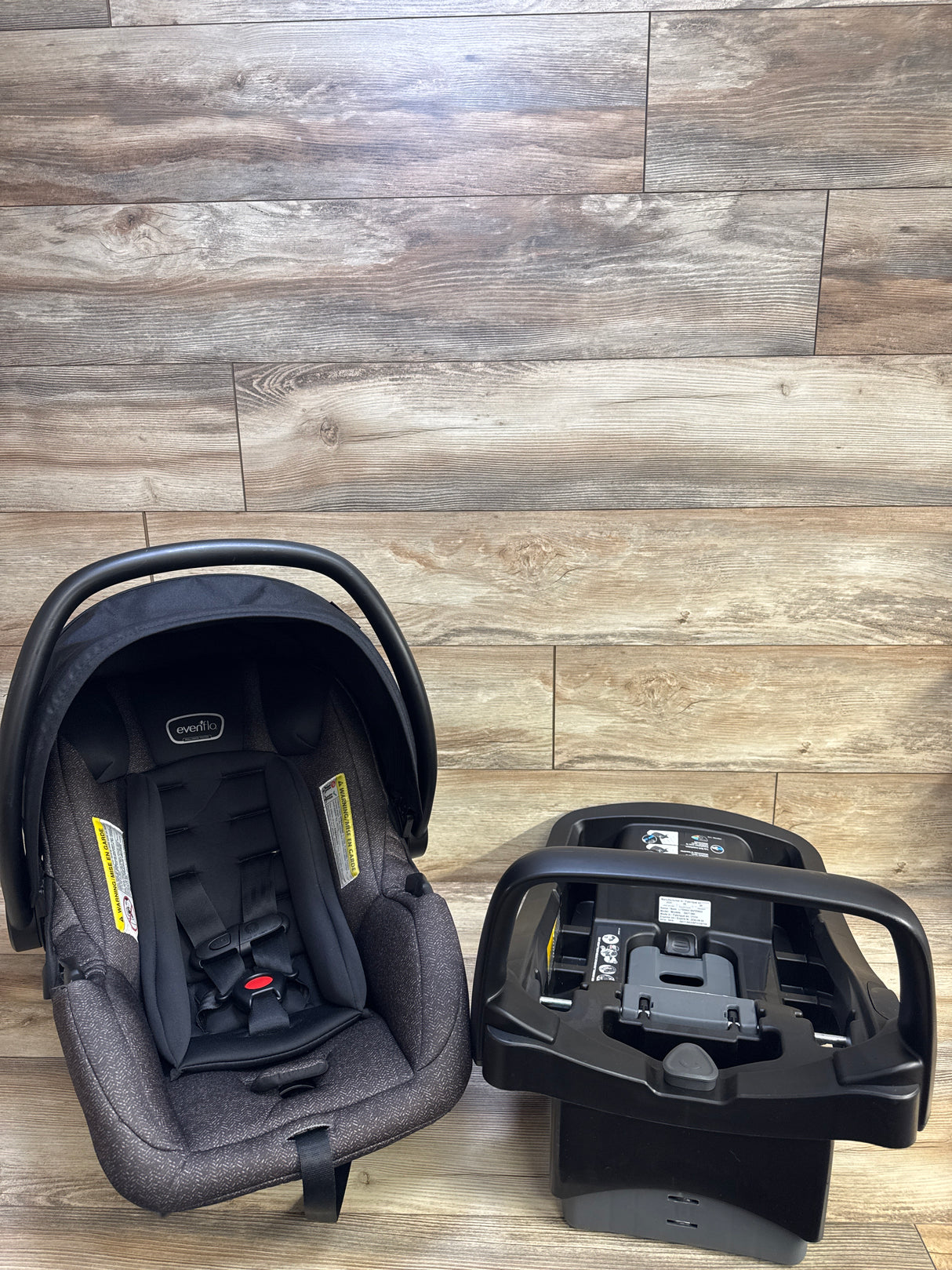 Evenflo Pivot Modular Travel System w/LiteMax