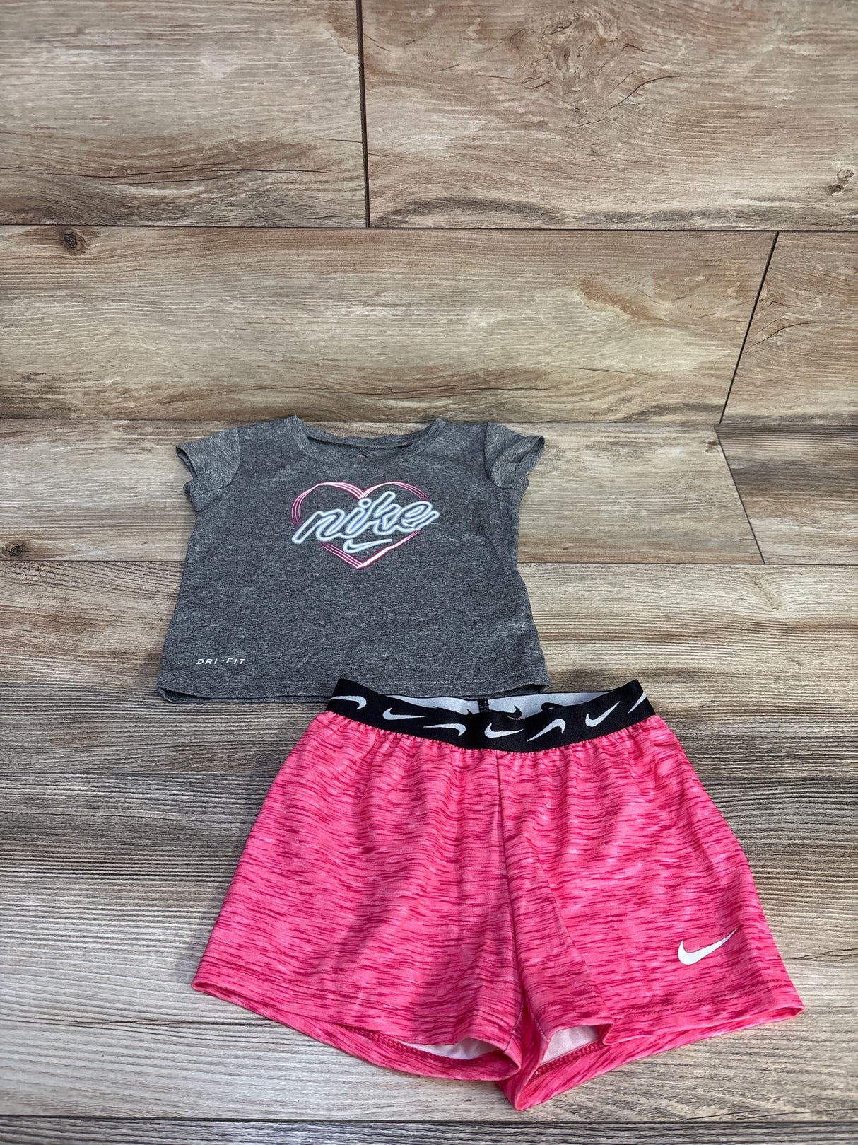 Nike 2pc Dri-Fit Shirt & Shorts Set Grey sz 18m
