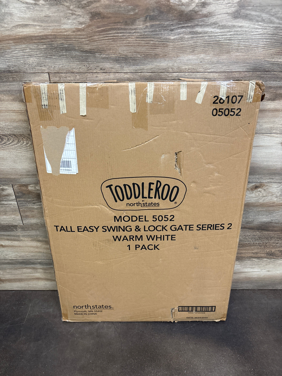 NEW Toddleroo by North States Tall Easy Swing & Lock Baby Gate Series 2 28.68"-47.85"