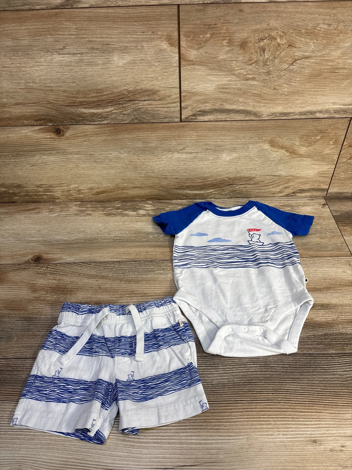 Baby Gap 2pc Boat Bodysuit & Shorts Set Blue sz 3-6m