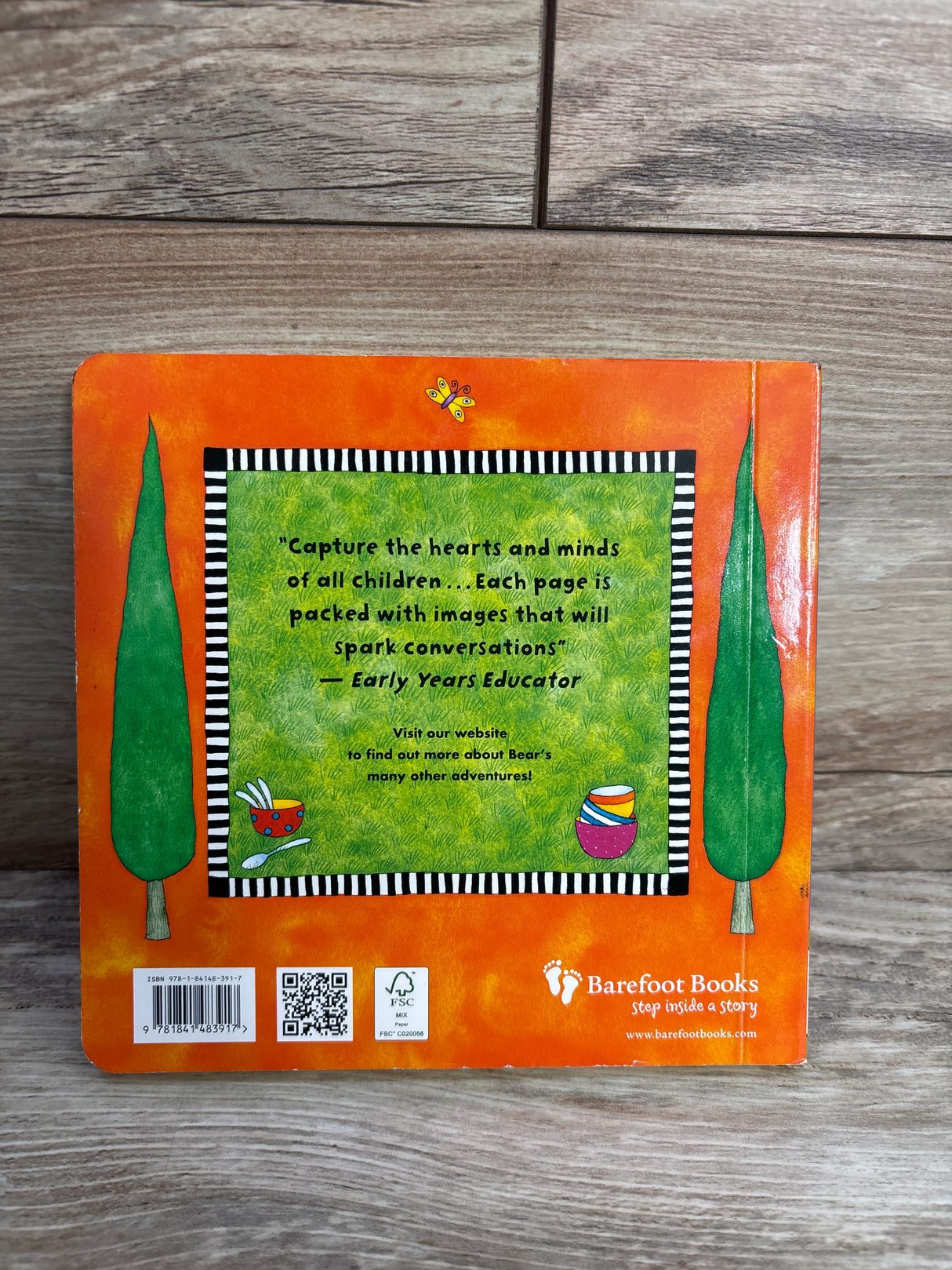 Barefoot Books Bear's Busy Family Board Book