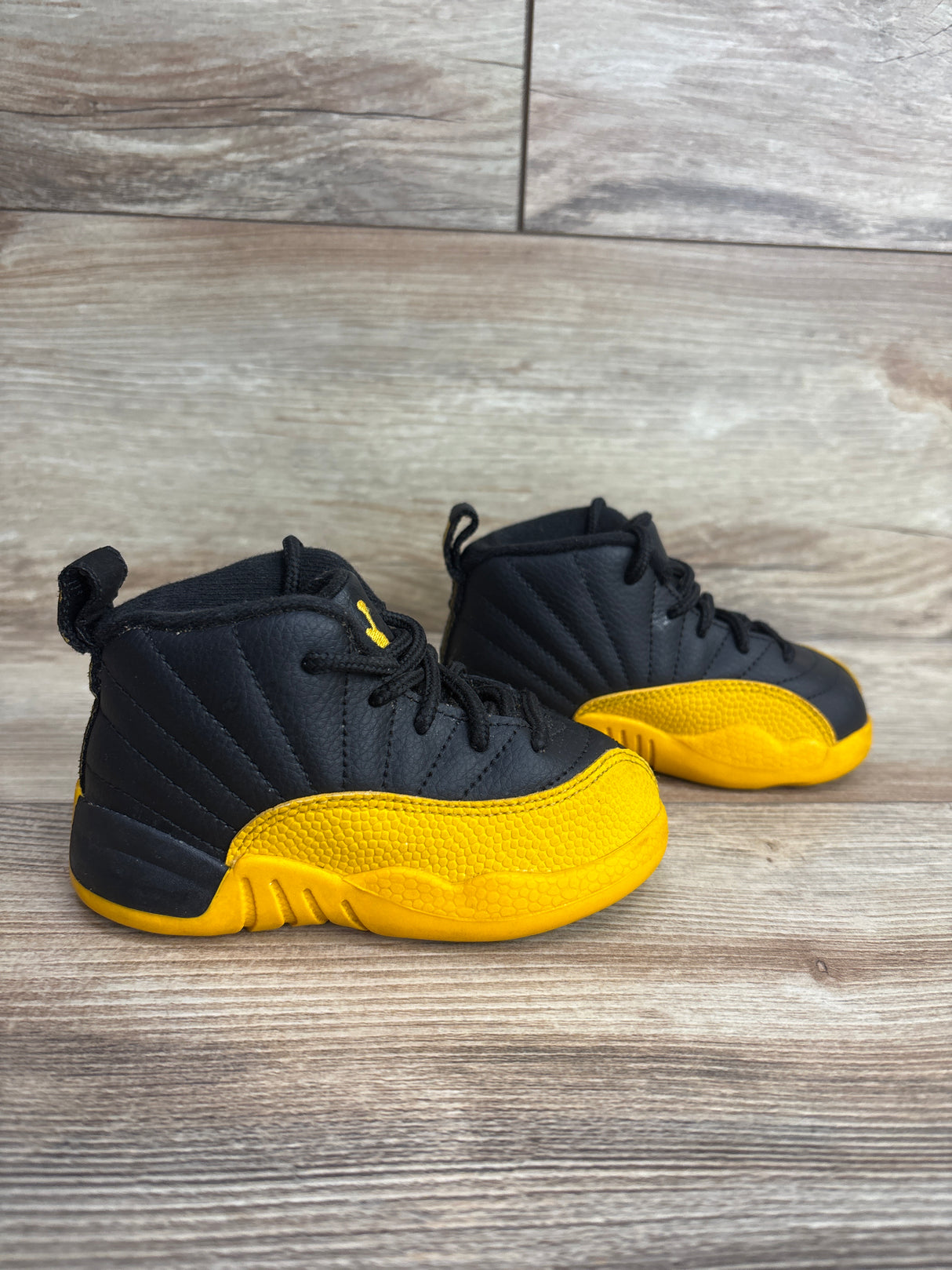 Air Jordan 12 Retro TD 'University Gold' Sneakers sz 6c