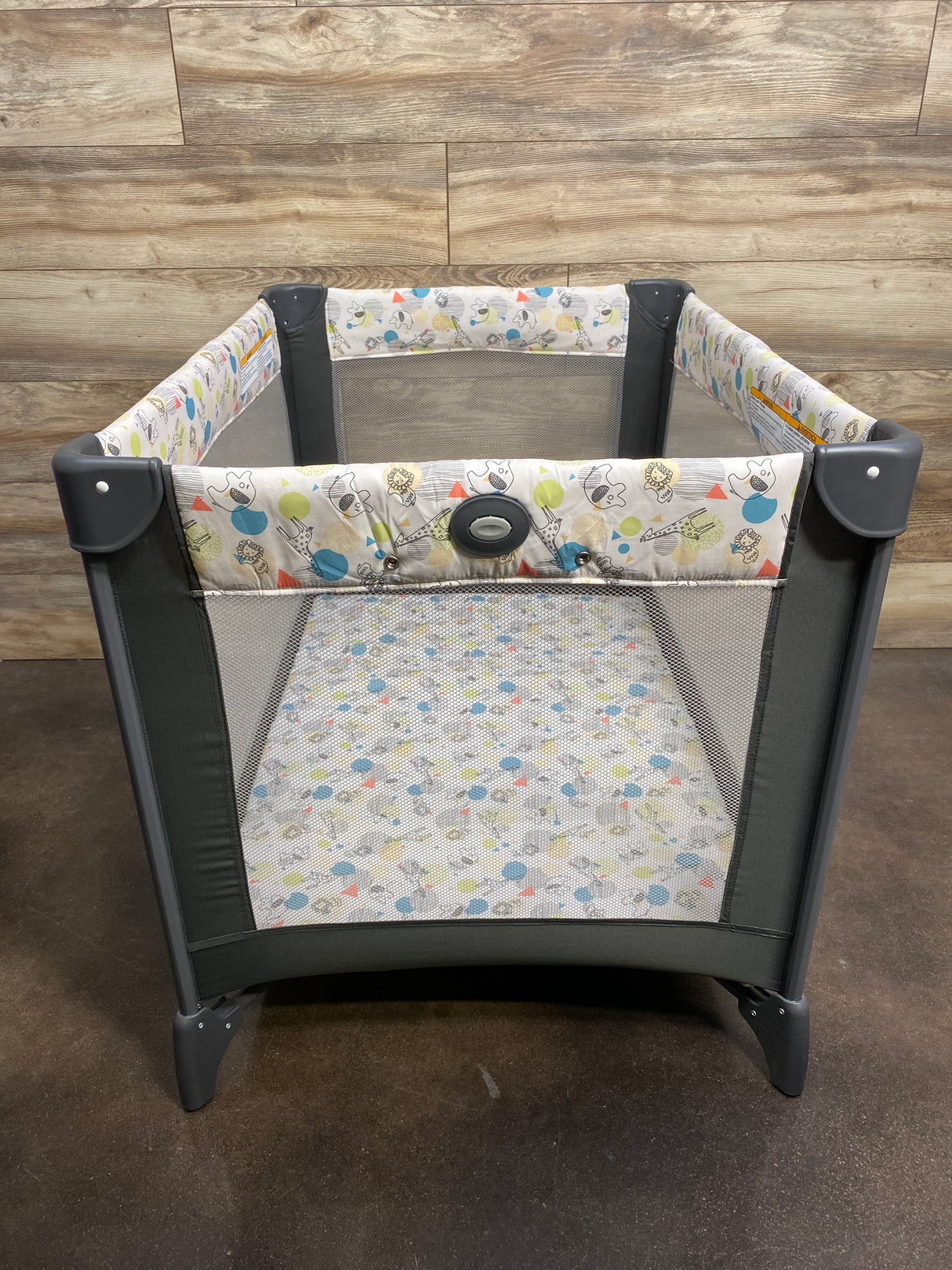 NEW Graco Pack 'n Play Portable Playard in Carnival