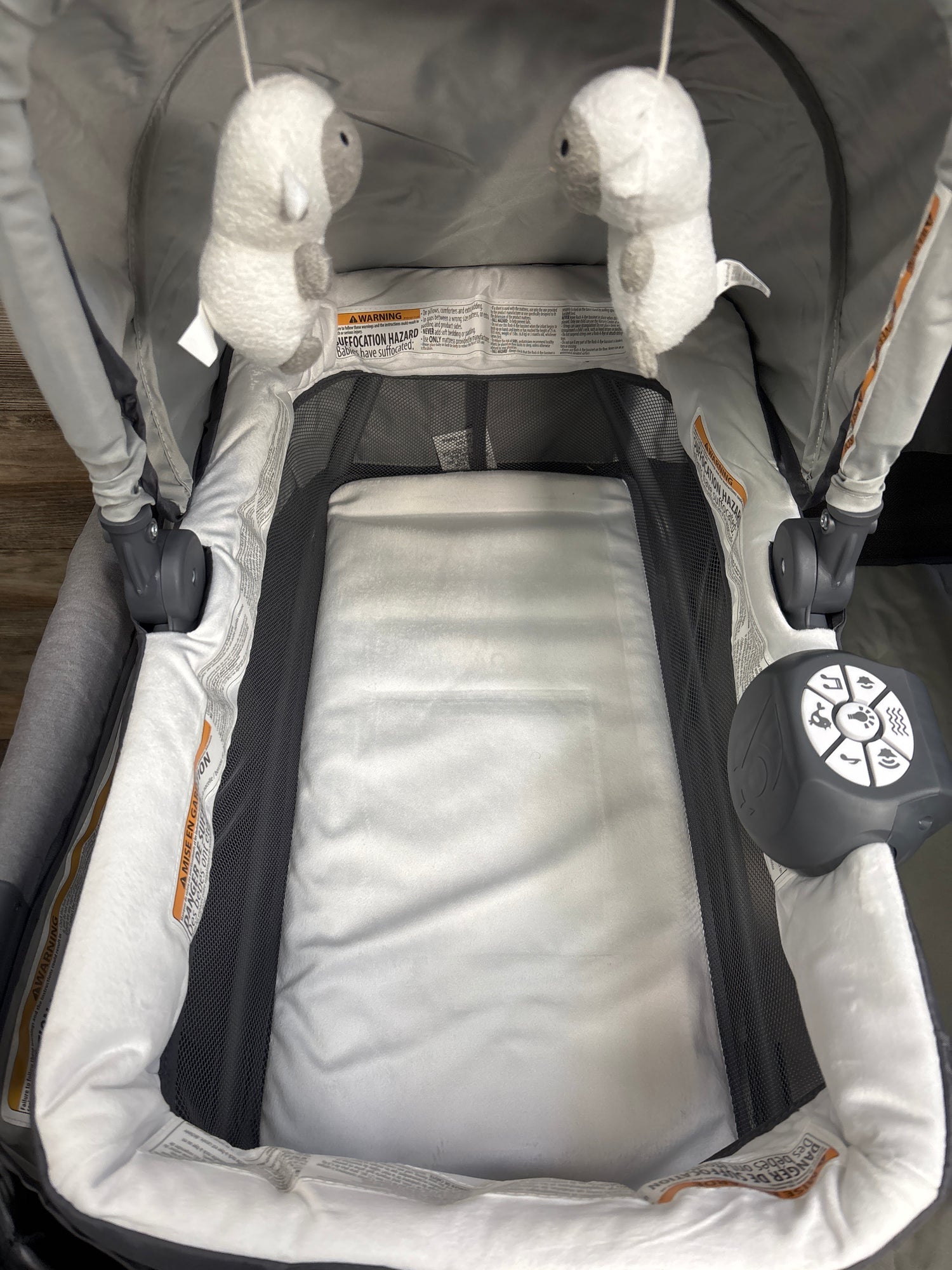 NEW Baby Trend Retreat Nursery Center Playard in Robin