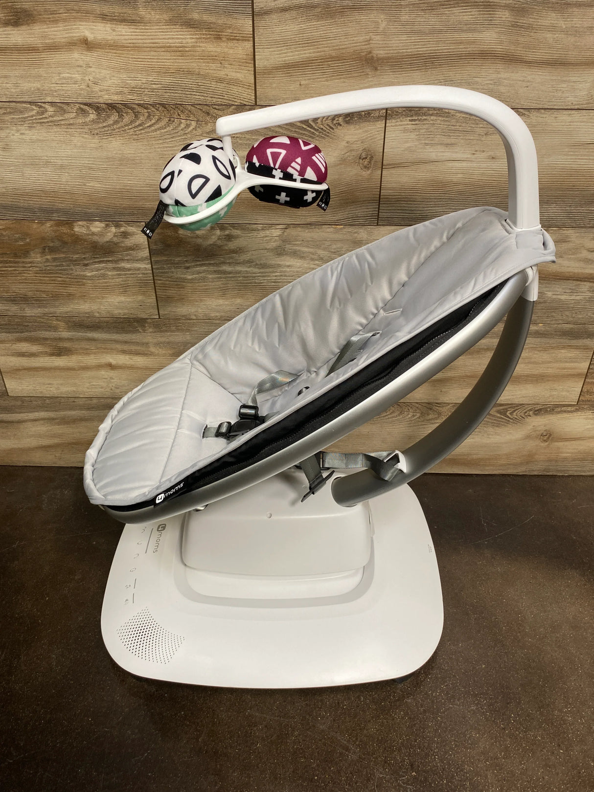 4moms mamaRoo Multi-Motion Baby Swing Smart Connectivity in Silver *