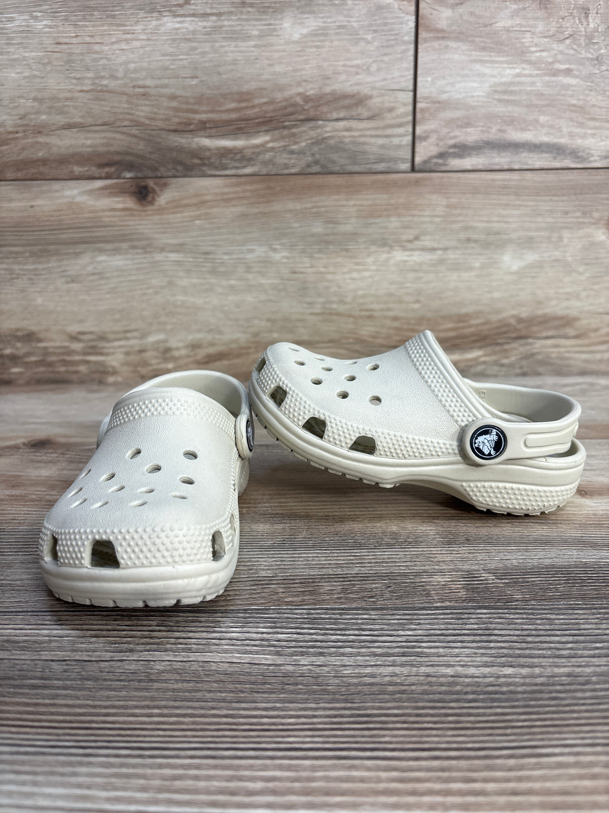 Crocs Classic Clogs Beige sz 9c
