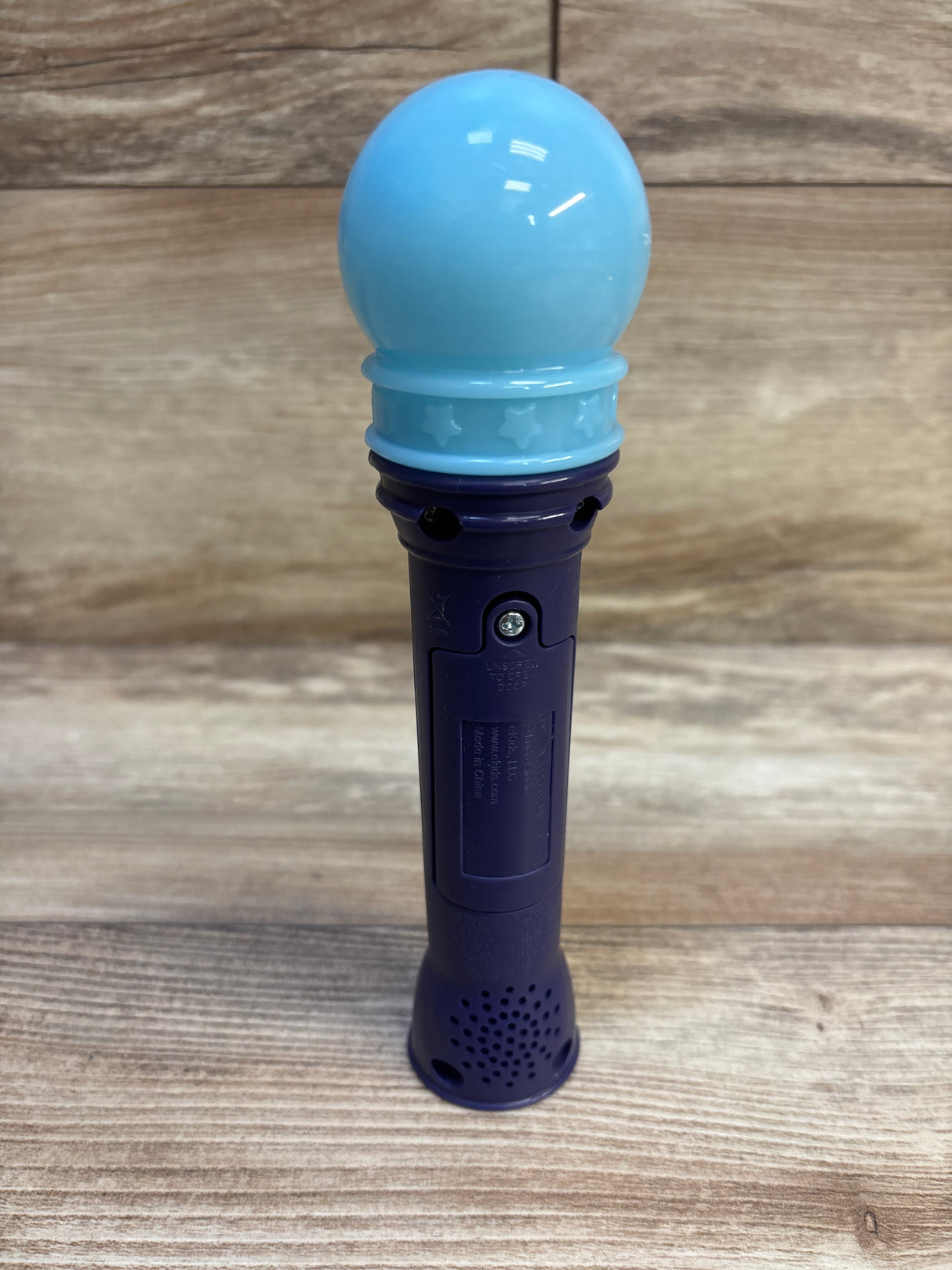 eKids Light Up Bluey Microphone