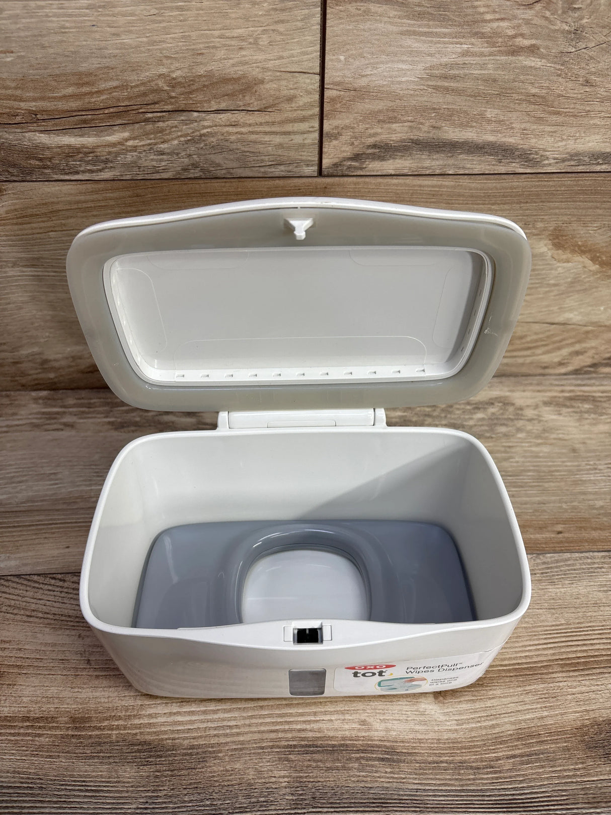 OXO Tot Perfect Pull Wipes Dispenser White