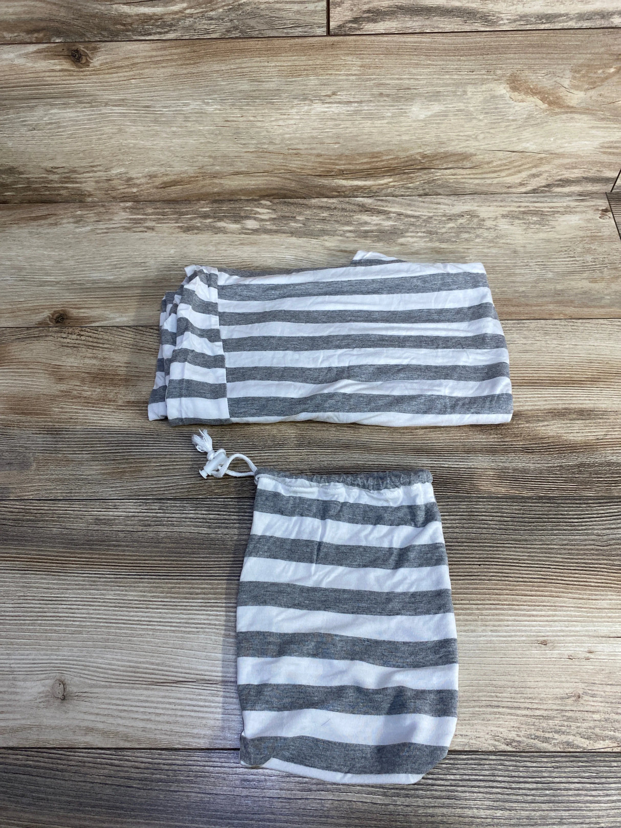 PROGOO Multi-Use Nursing Cover w/ Sack, Grey Stripes