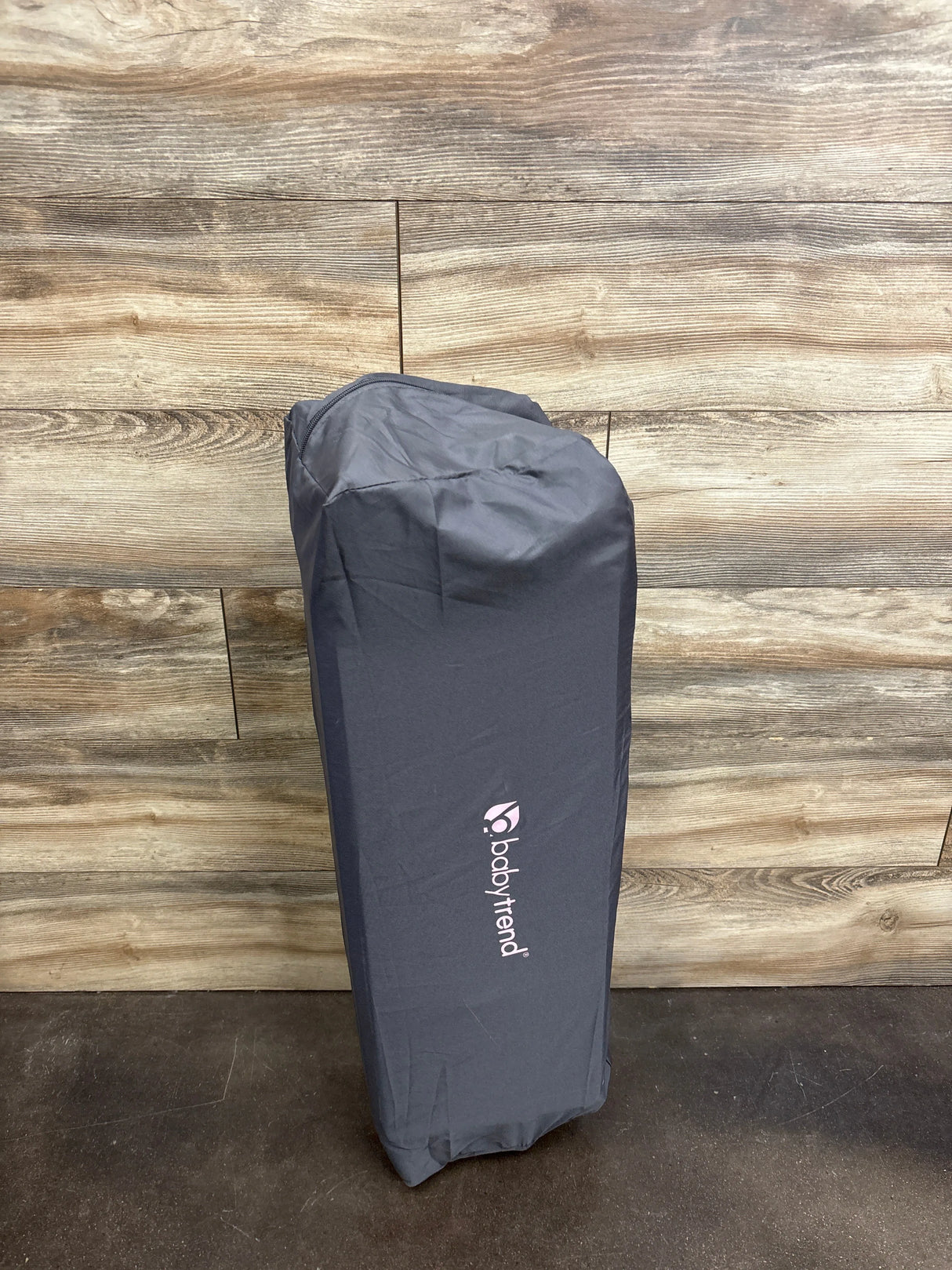 Baby Trend Trend-E Nursery Center Playard in Starlight Pink