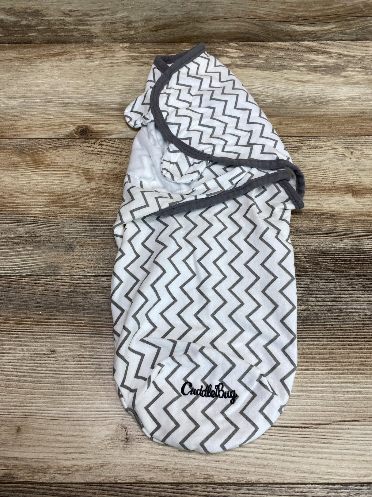 CuddleBug Chevron Swaddle White sz 0-3m