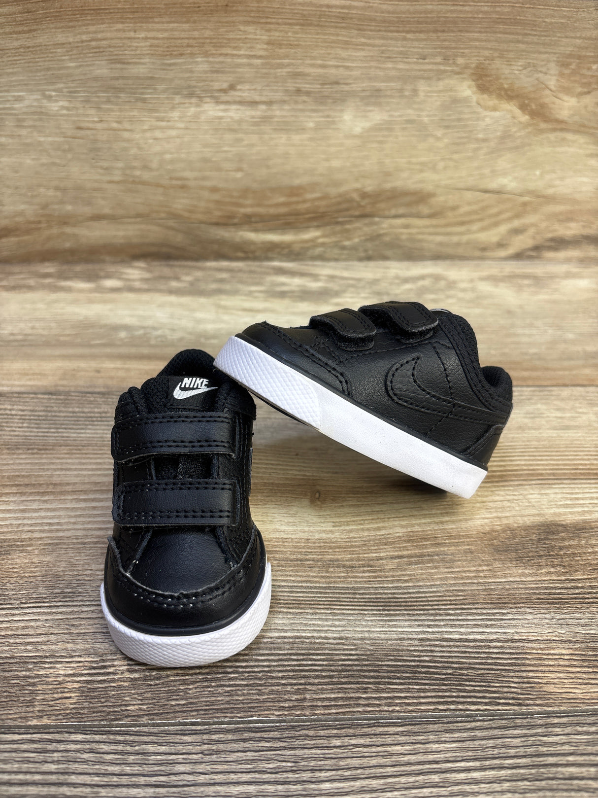 Nike Capri 3 Leather TD 'Black White' Sneakers sz 3c