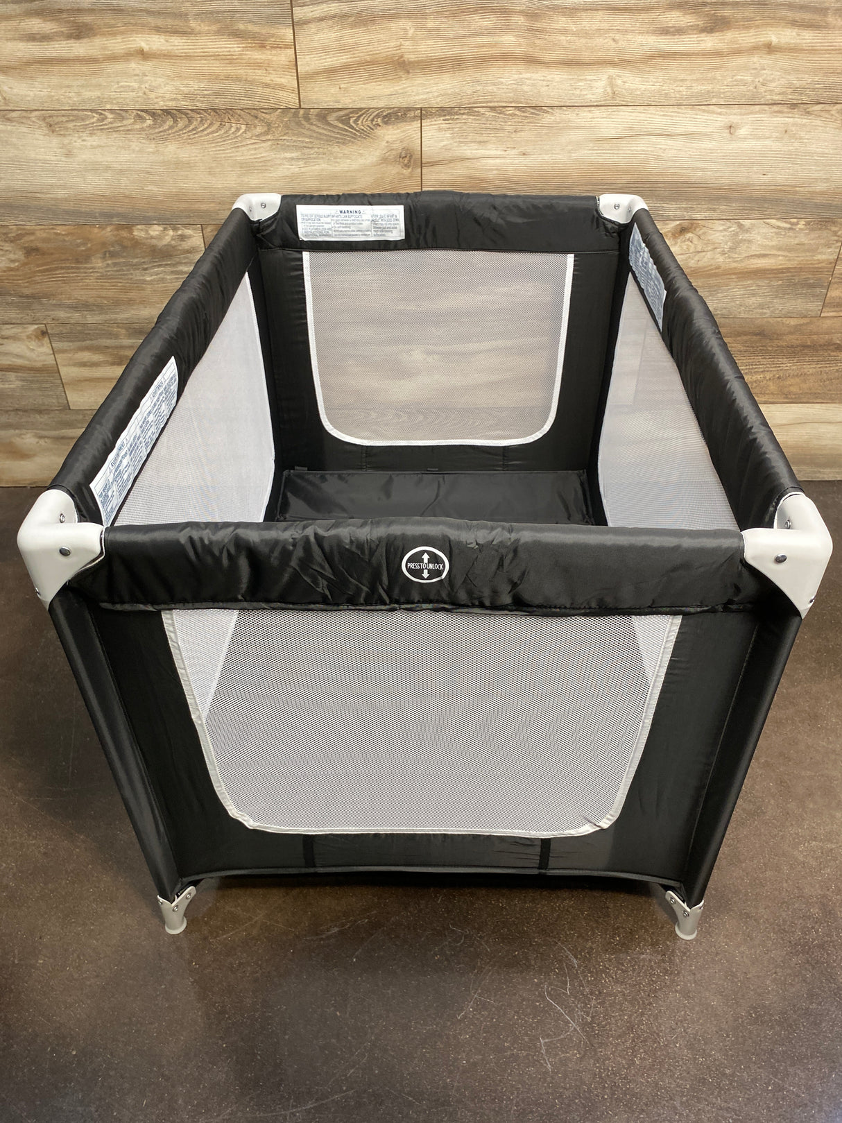 Dream on Me Zodiak Play Yard, Black