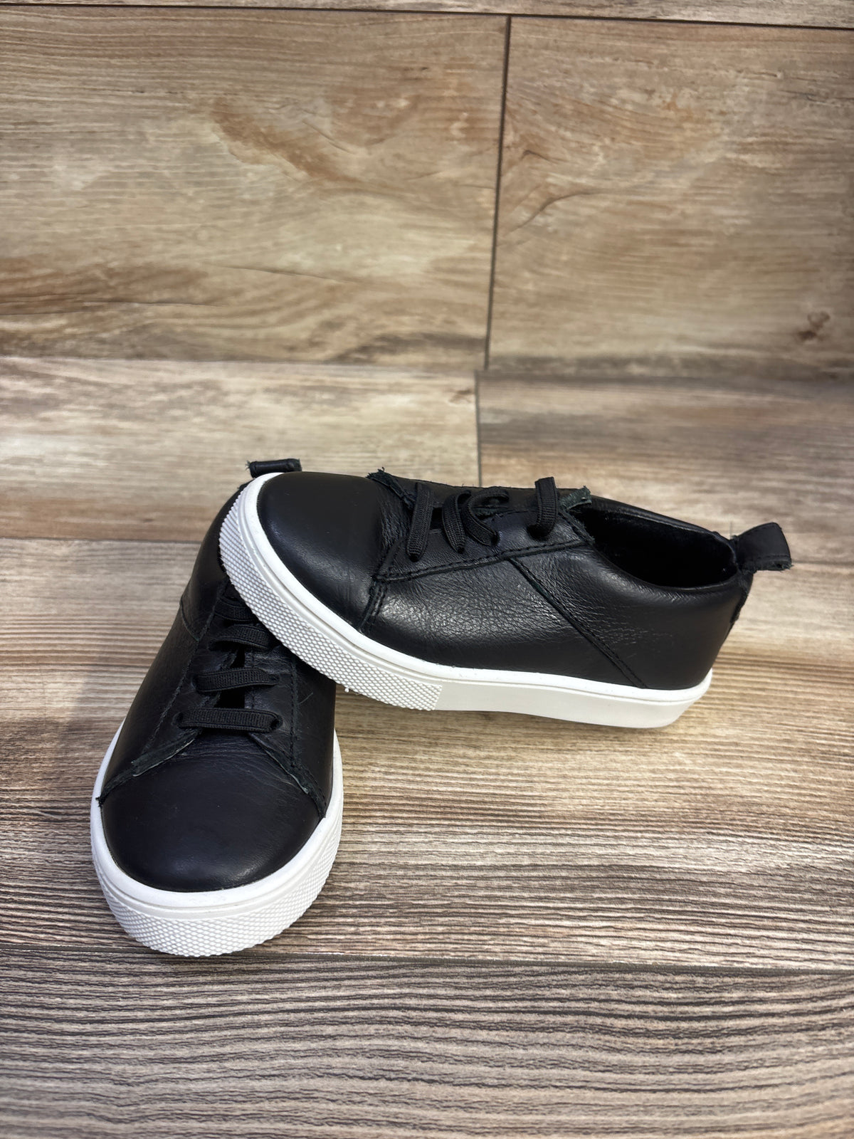 Freshly Picked Classic Lace-Up Sneakers in Ebony Black sz 8c