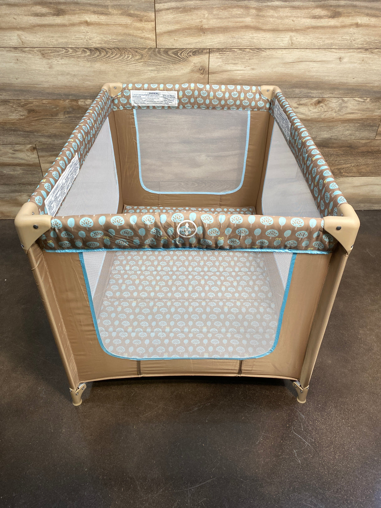 Dream on Me Zodiak Play Yard, Coffee/Blue