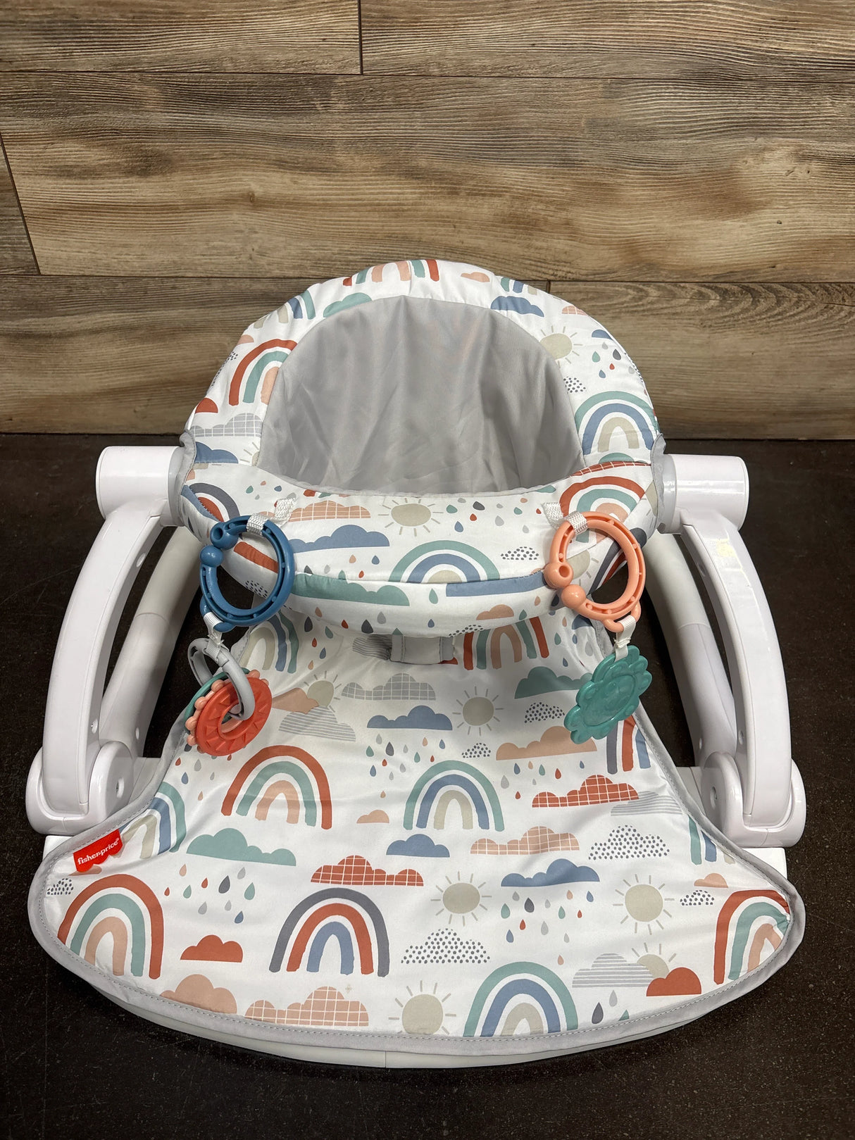 Fisher Price Sit-Me-Up Floor Seat in Rainbow Showers