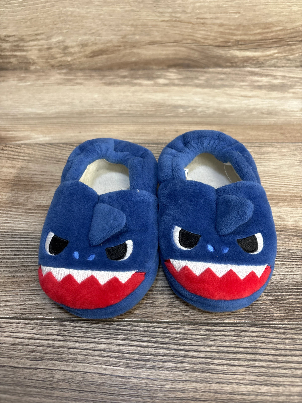 Baby Shark Slippers Blue sz 5-6c